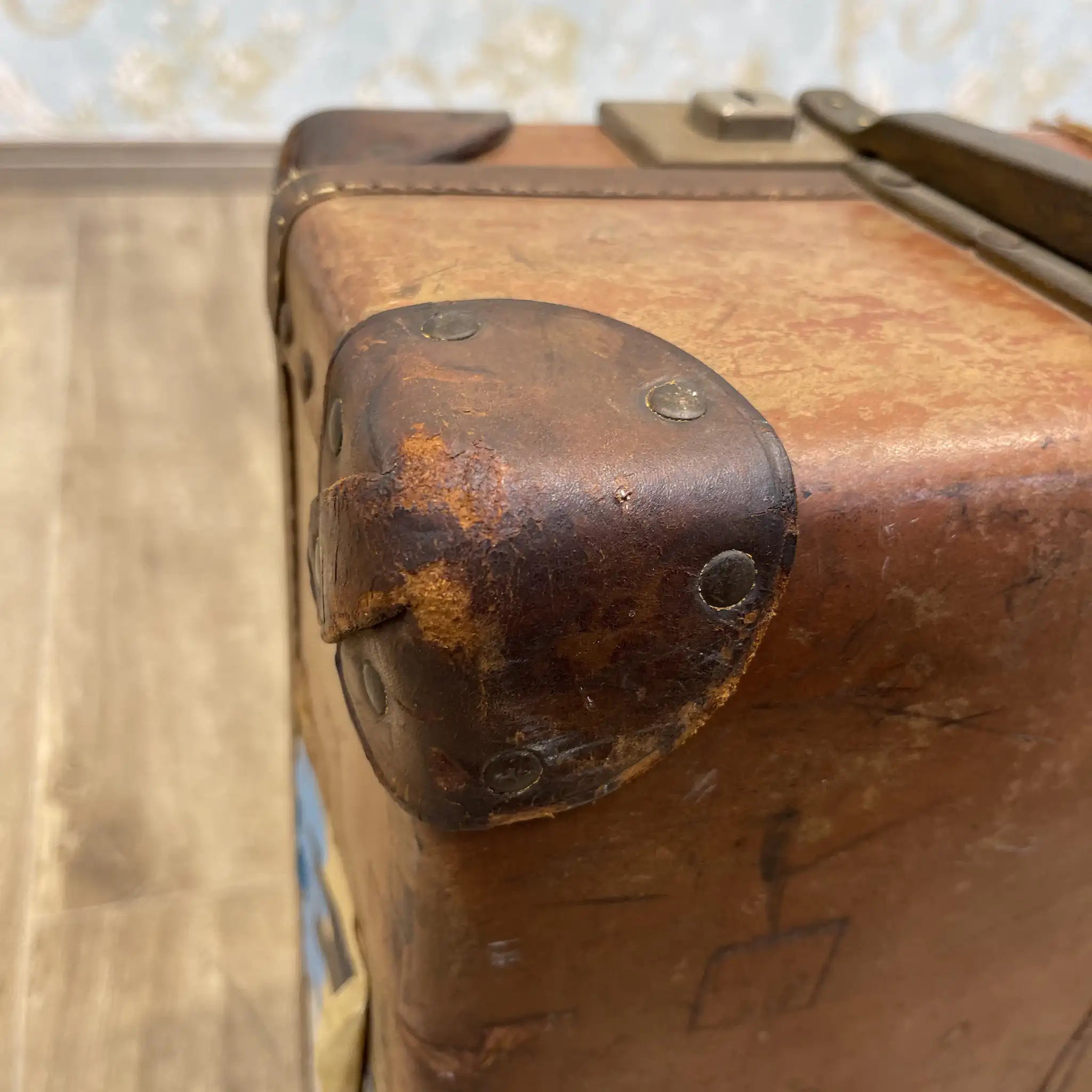 【アンティーク】 トランク(スーツケース) / 本革 / イギリス