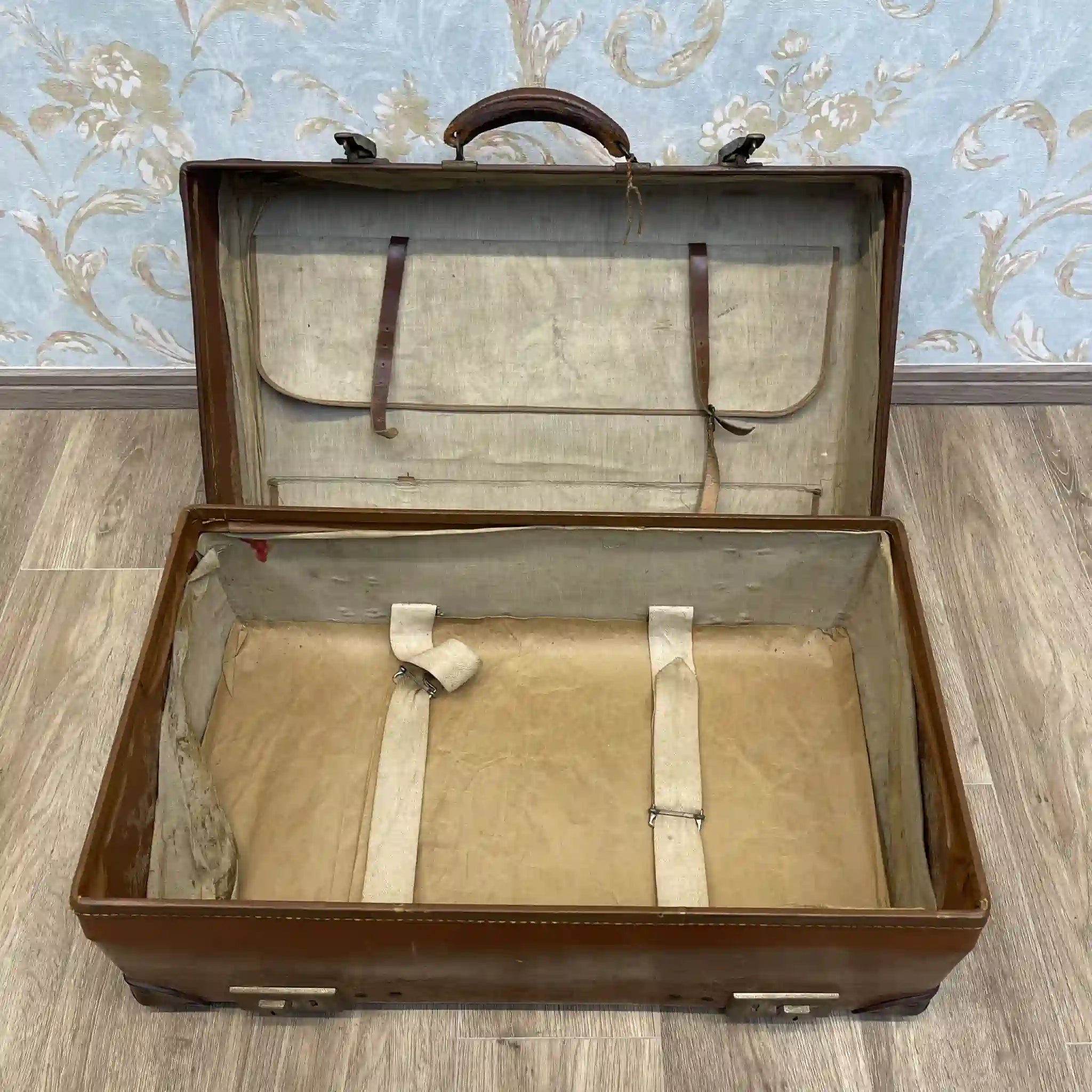 【アンティーク】 トランク(スーツケース) / 本革 / イギリス