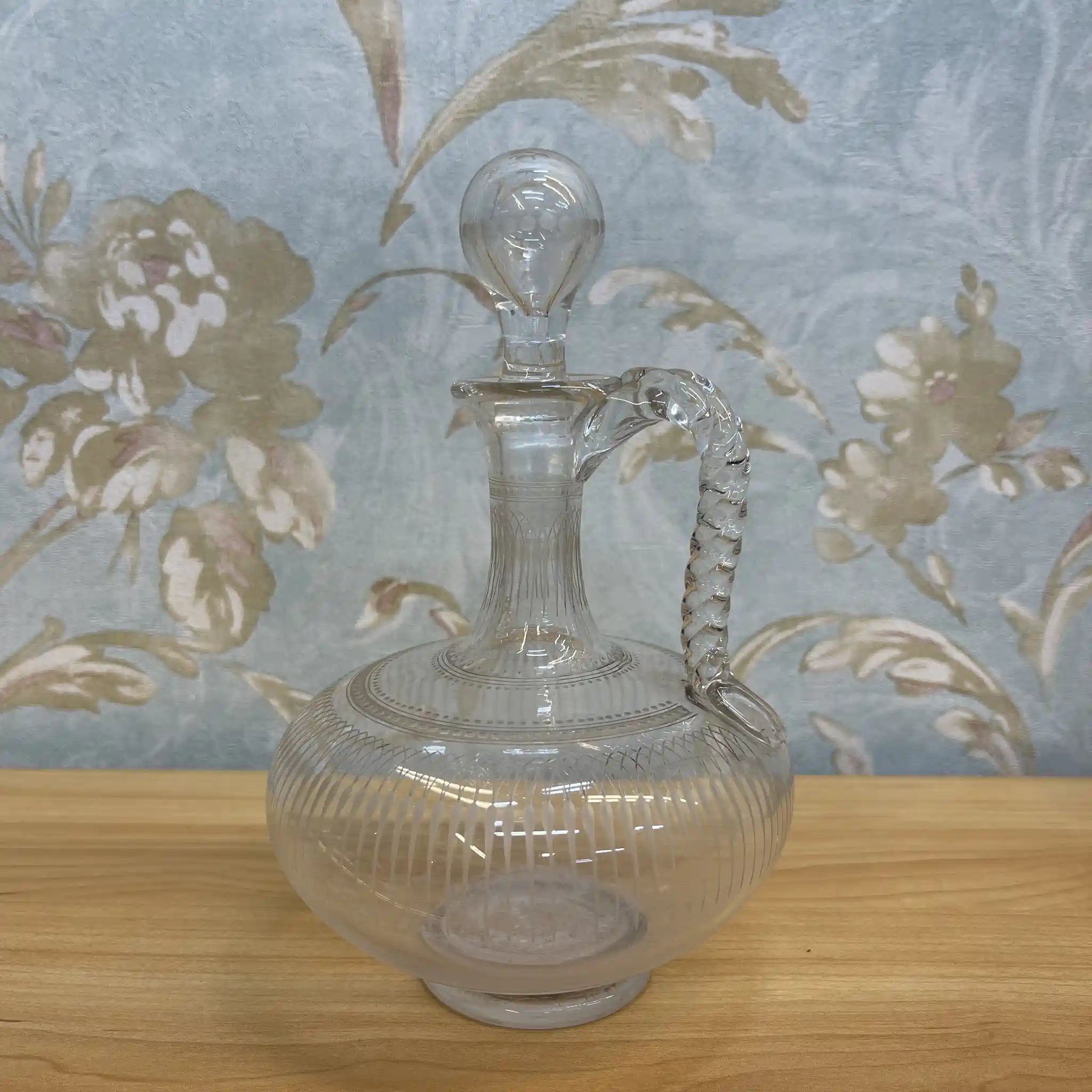 【アンティーク】 デキャンタ / 推定1900前後 / クリスタルガラス / ヨーロッパ / エッチング, ツイストハンドル