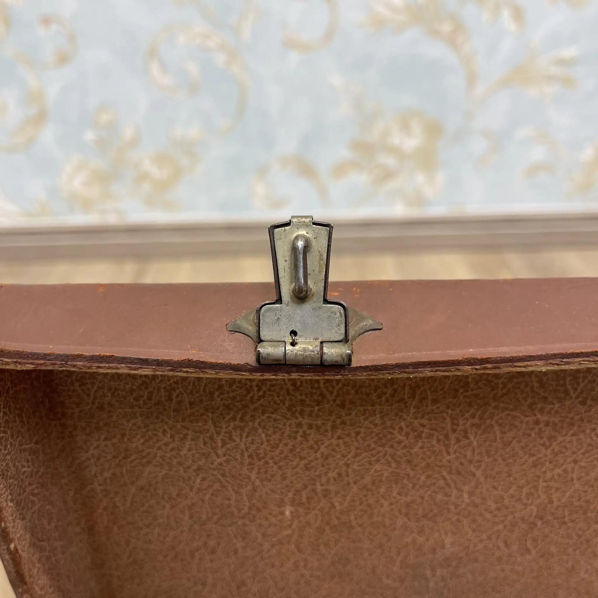 【アンティーク】 トランク(スーツケース) / 本革 / イギリス