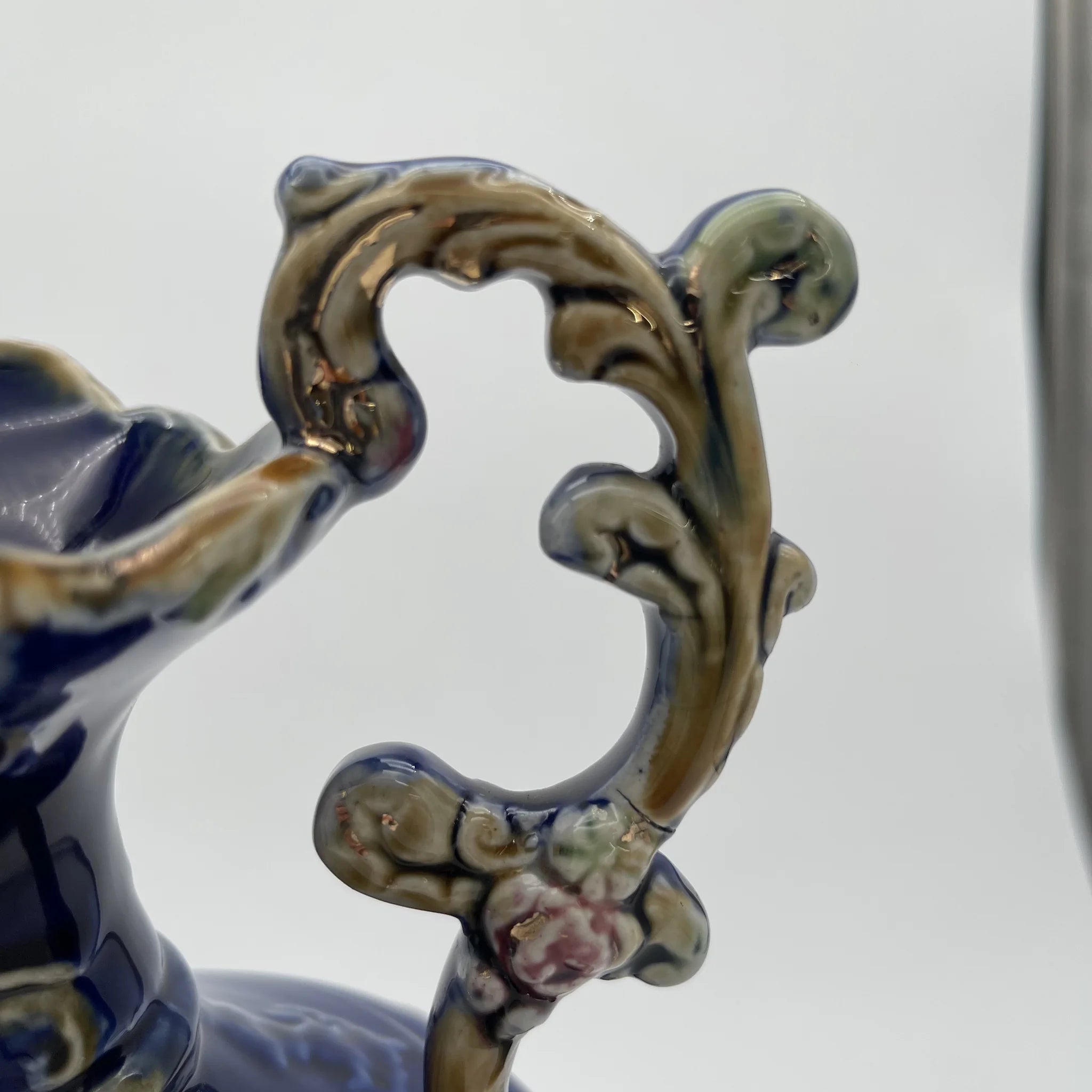 【アンティーク】 フラワーベース（花瓶） / ヴィクトリアン・ロココ・リバイバル / 19世紀後半から20世紀初頭 / イギリス / ハンドペイント・ボタニカル,ドット・ゴールド(金盛),ロココ・スクロール