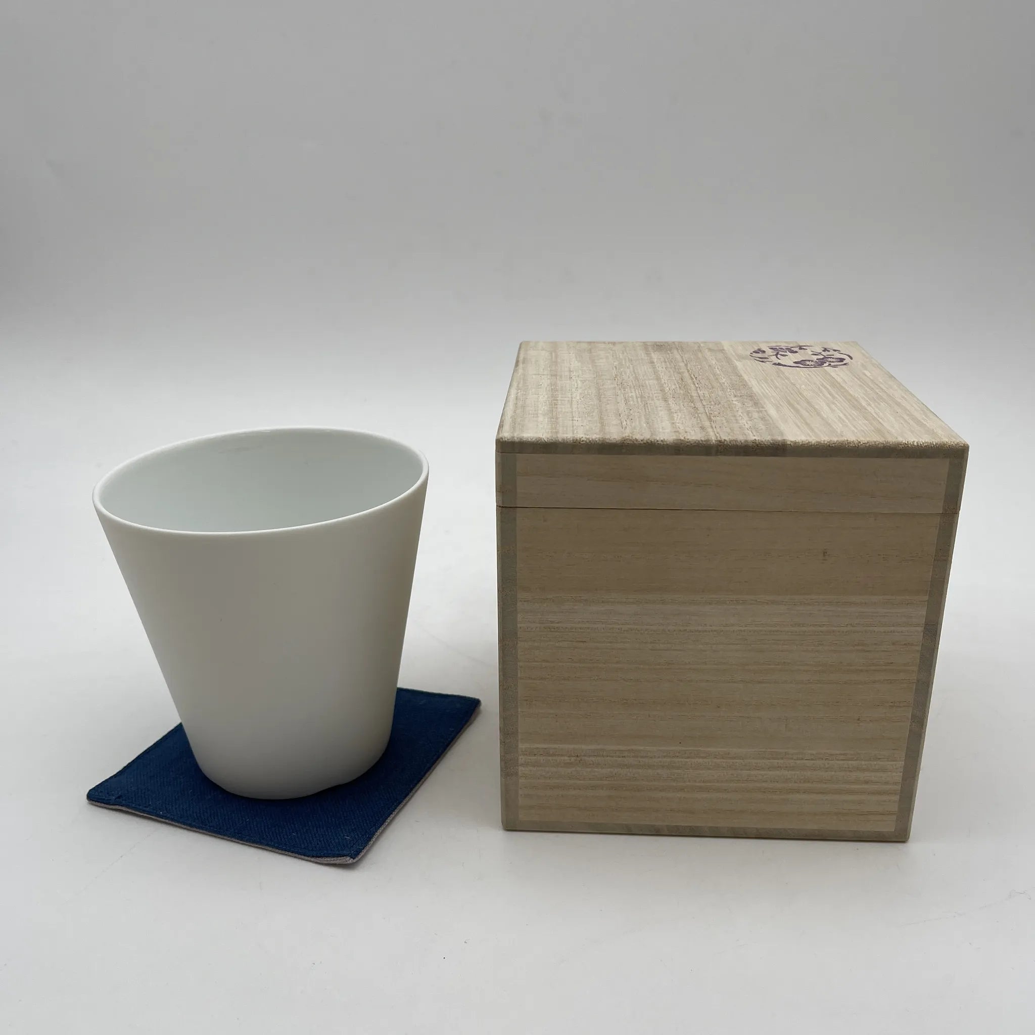 【再利用】杯/ WDH /瓷器/日本/盒，压花，梅花