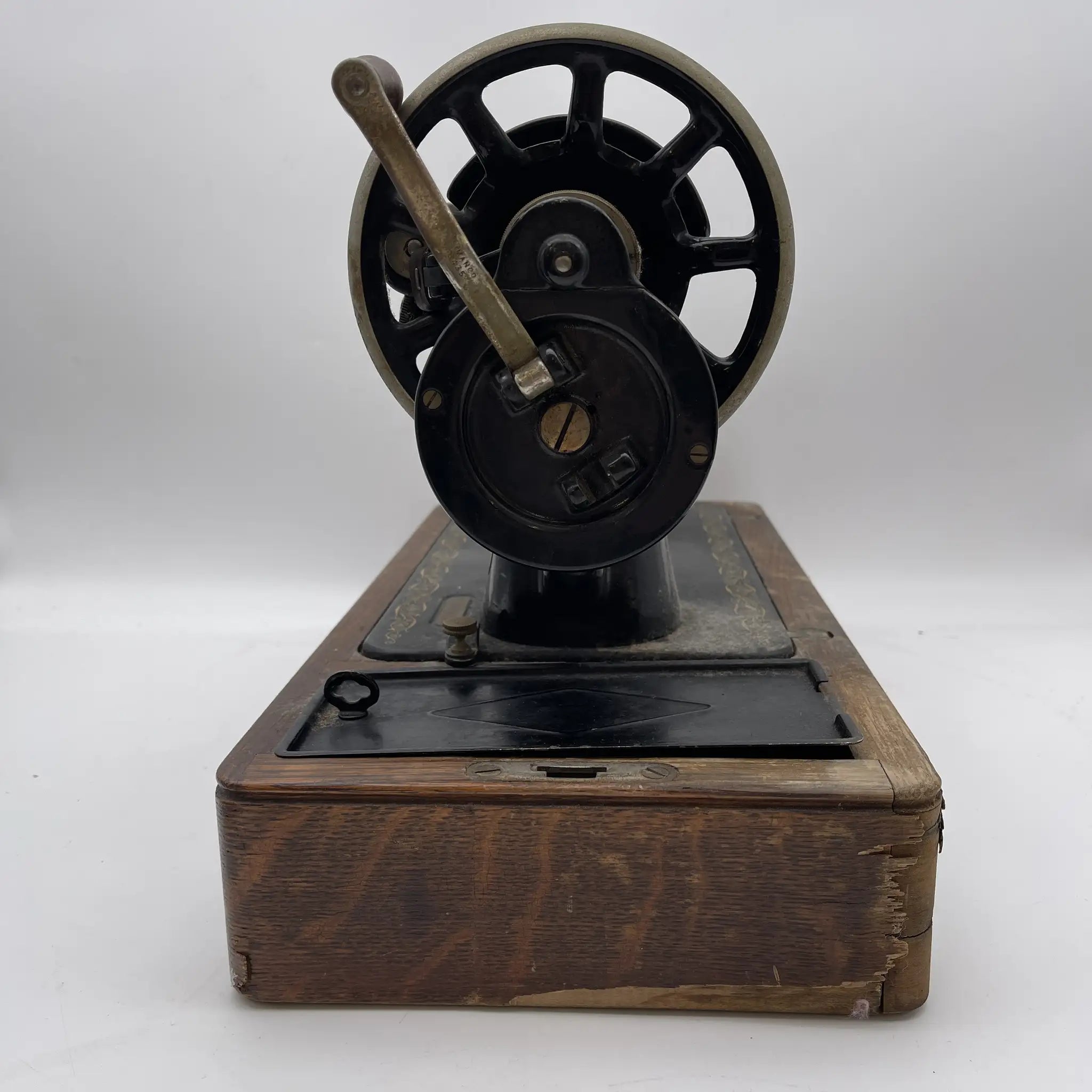 [Vintage] Hand-cranked sewing machine / Singer / 1930s / Oak / England / Case included, manual included
