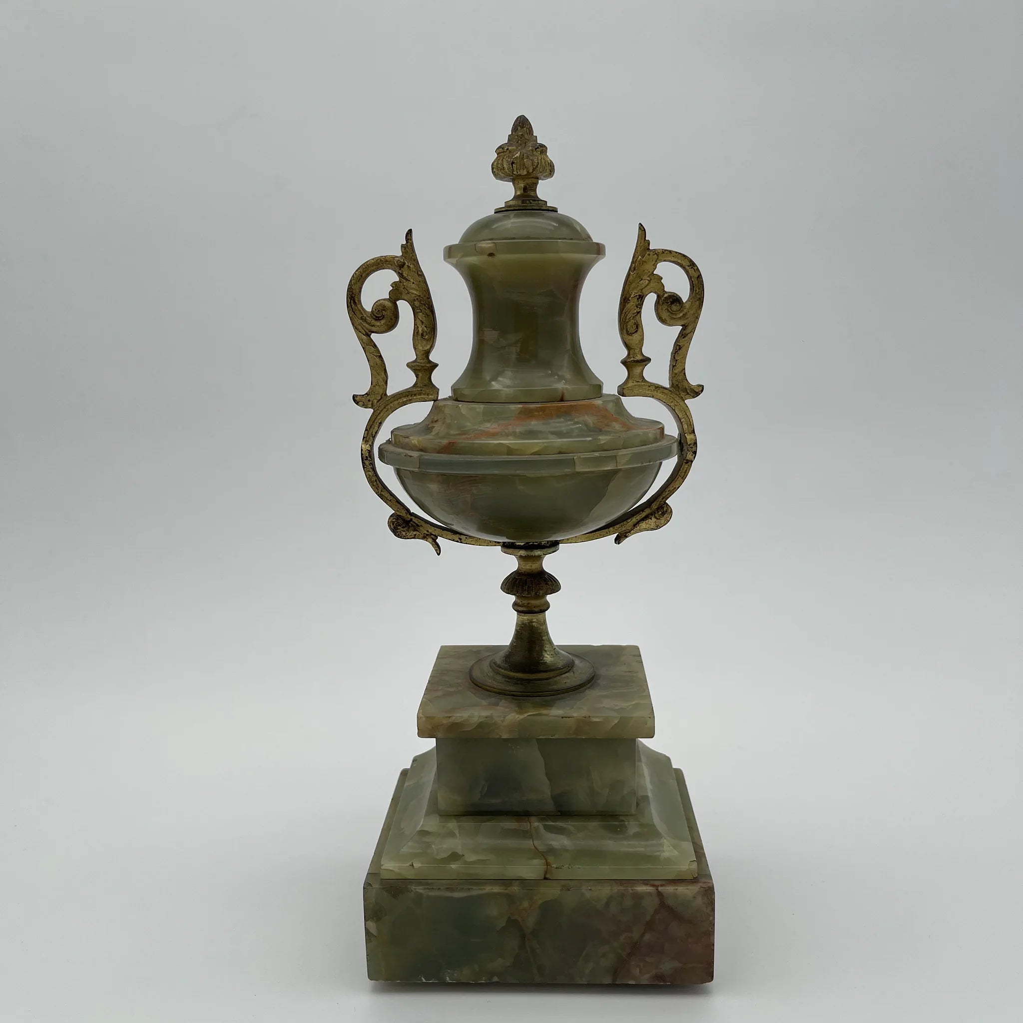 Vintage decorative vase / Neoclassicism / Early 20th century / England