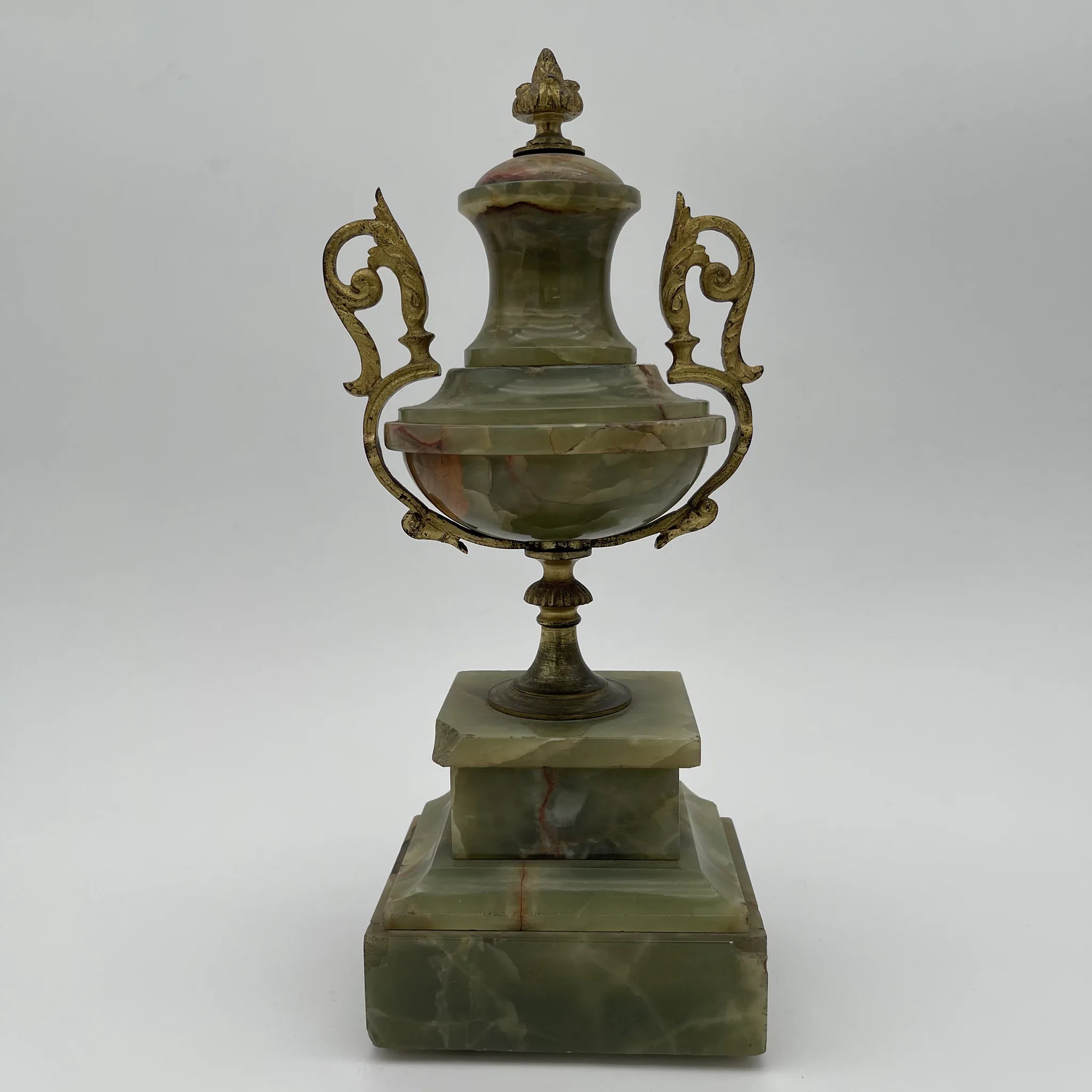 Vintage decorative vase / Classical style / Early 20th century / England