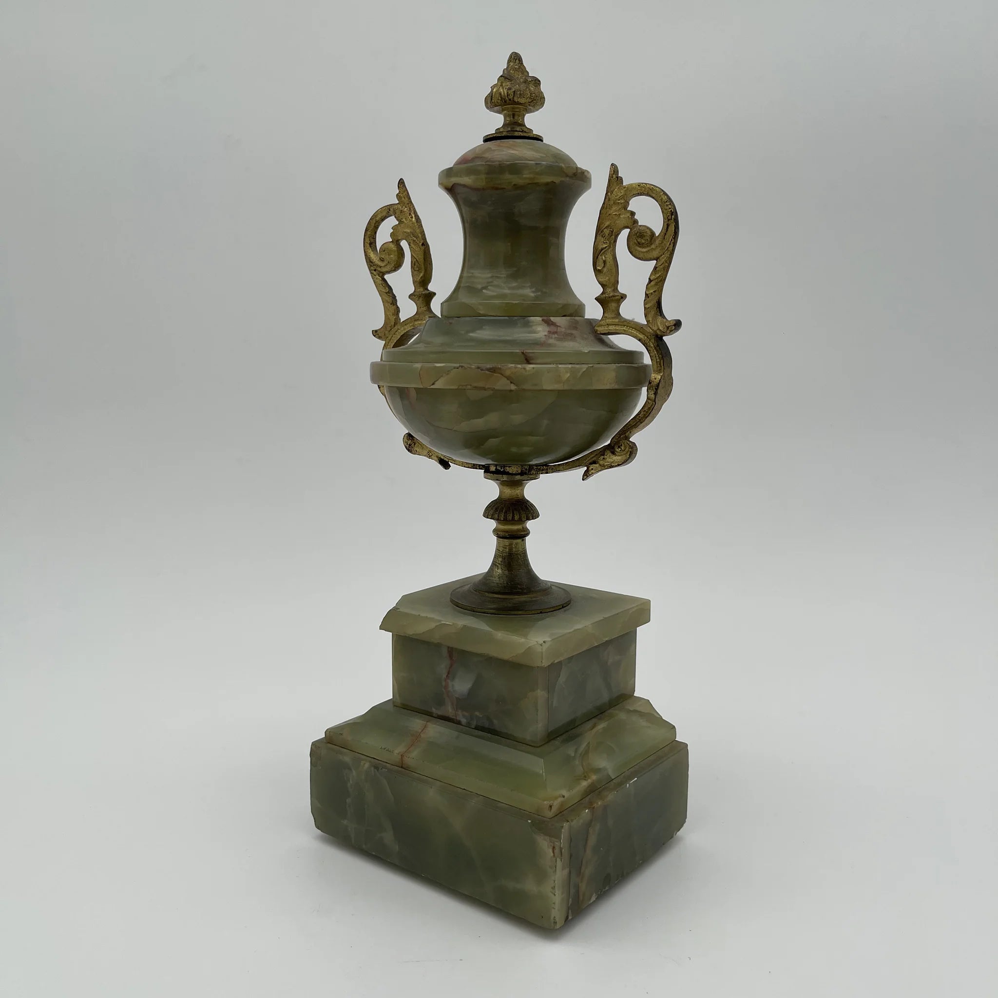 Vintage decorative vase / Classical style / Early 20th century / England