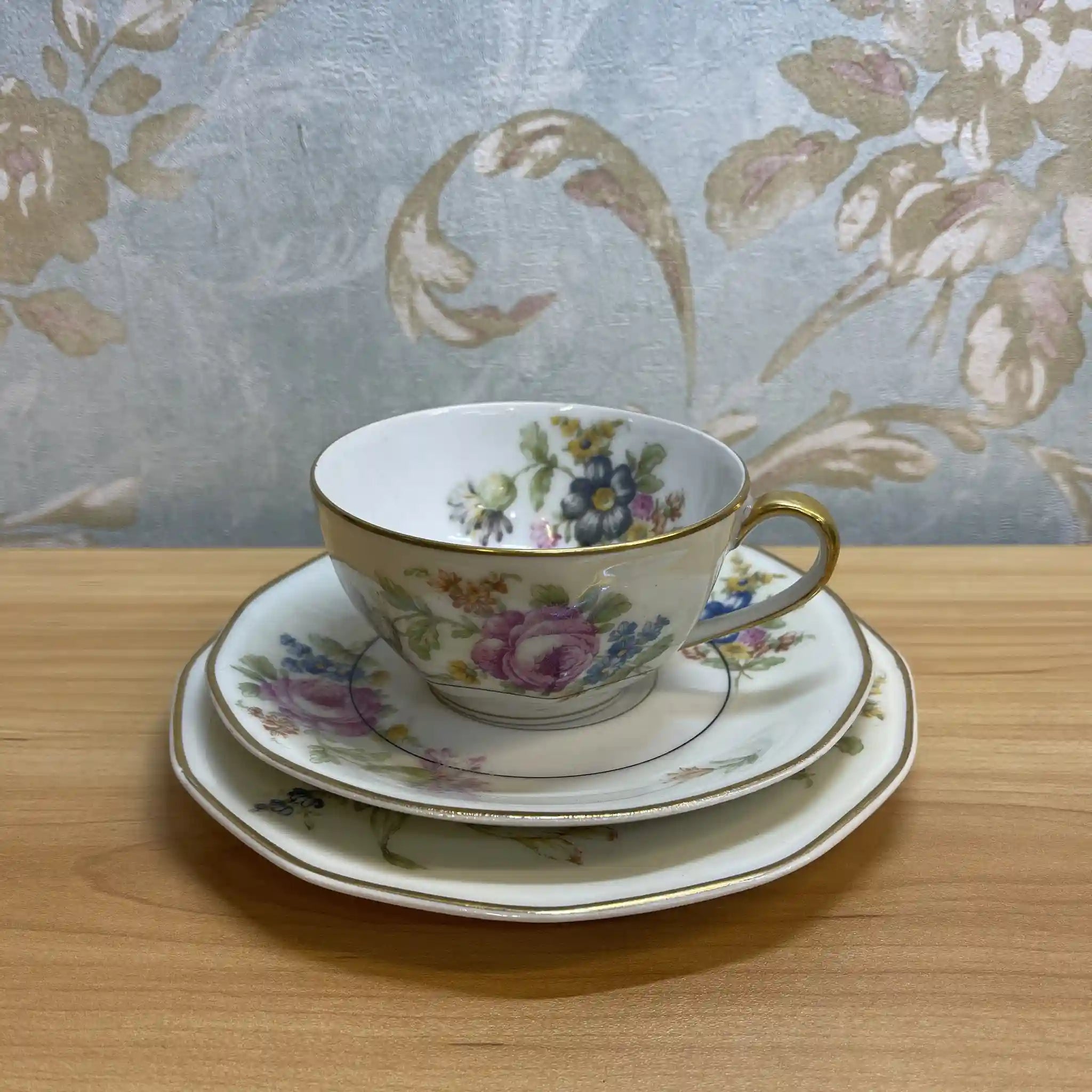 【アンティーク】 ティーカップ&ソーサー2P / Theodore Haviland (セオドア・アビランド) / Nosegay / 推定20C前中期 / 磁器 / フランス / ブーケ, 金彩