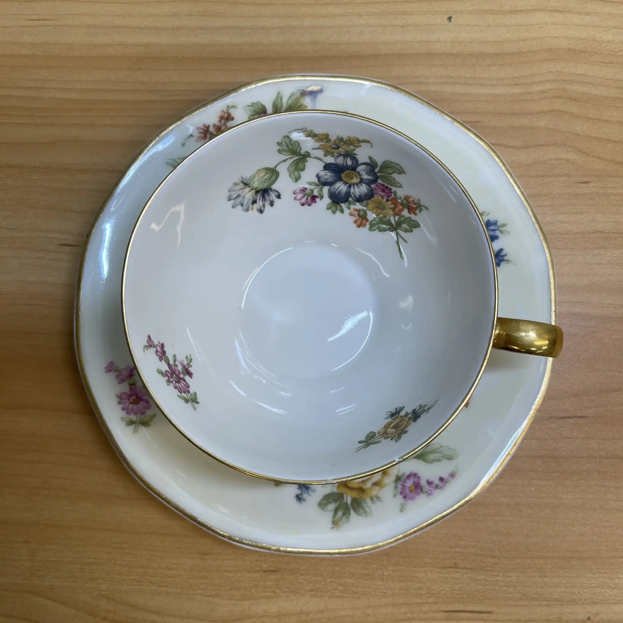 【アンティーク】 トリオ (ティーカップ&ソーサー+デザートプレート) 2P / Theodore Haviland (セオドア・アビランド) / Nosegay / 推定20C前中期 / 磁器 / フランス / ブーケ, 金彩