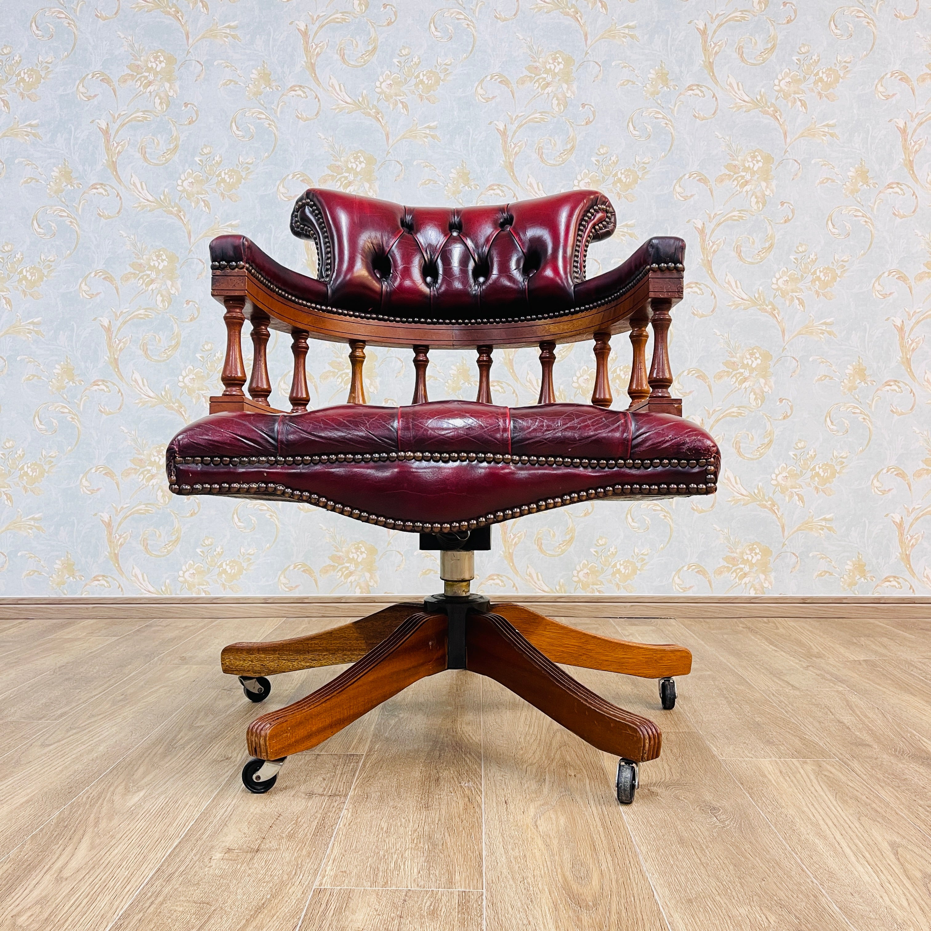 古董切斯特菲爾德醫生椅 / 英國 / 皮革撕裂已修復