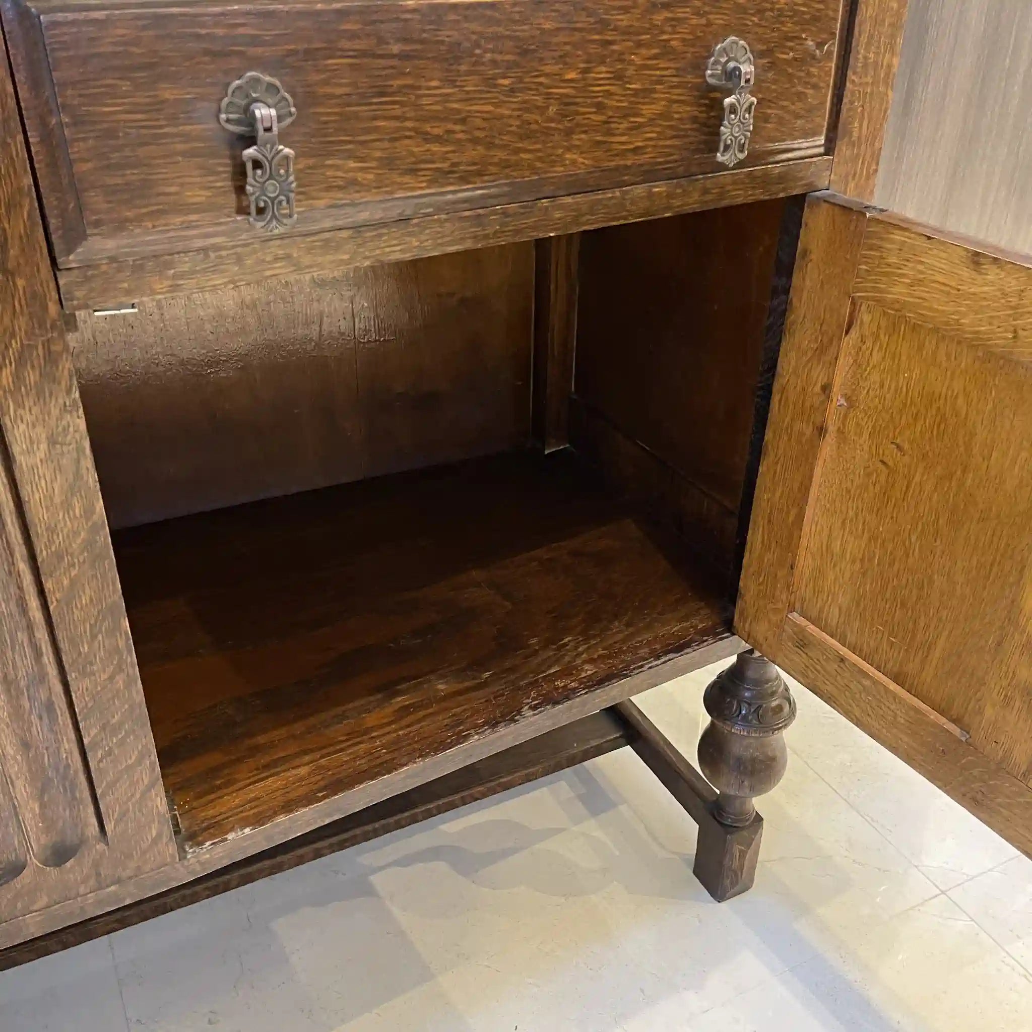 古董餐邊櫃 / 波旁腿 / 橡木 / 英國