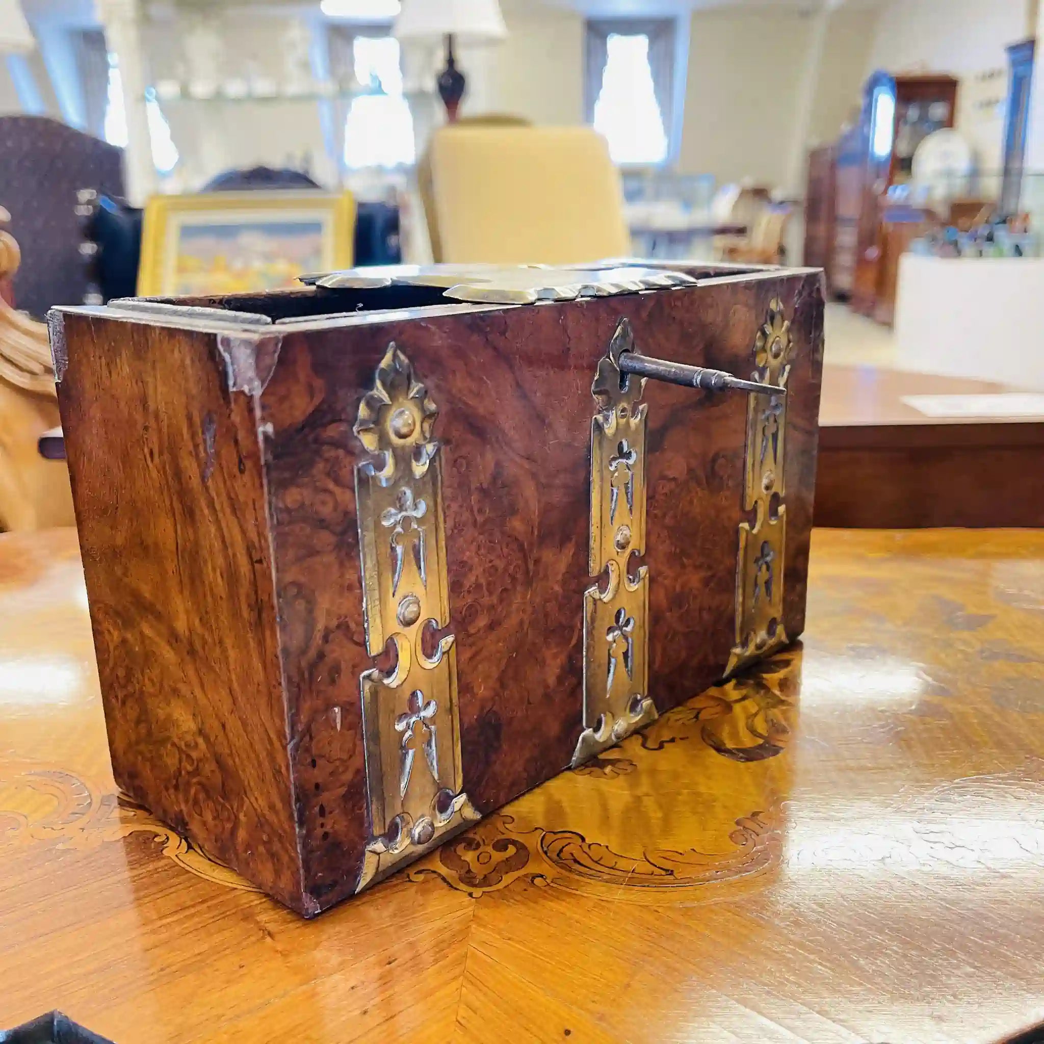 【アンティーク】 木製ドリンクボックス / 鍵付き,イギリス直輸入