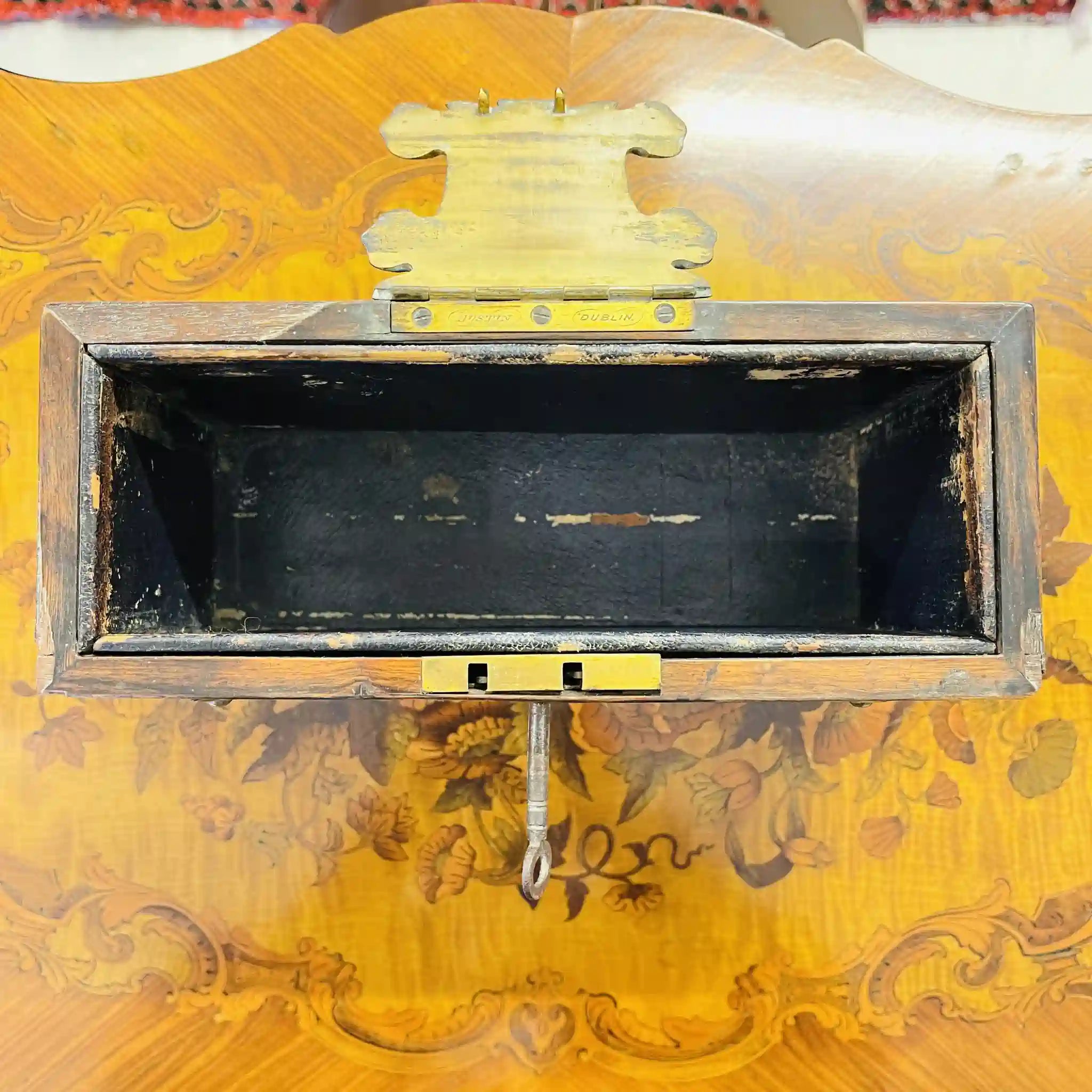 【アンティーク】 木製ドリンクボックス / 鍵付き,イギリス直輸入