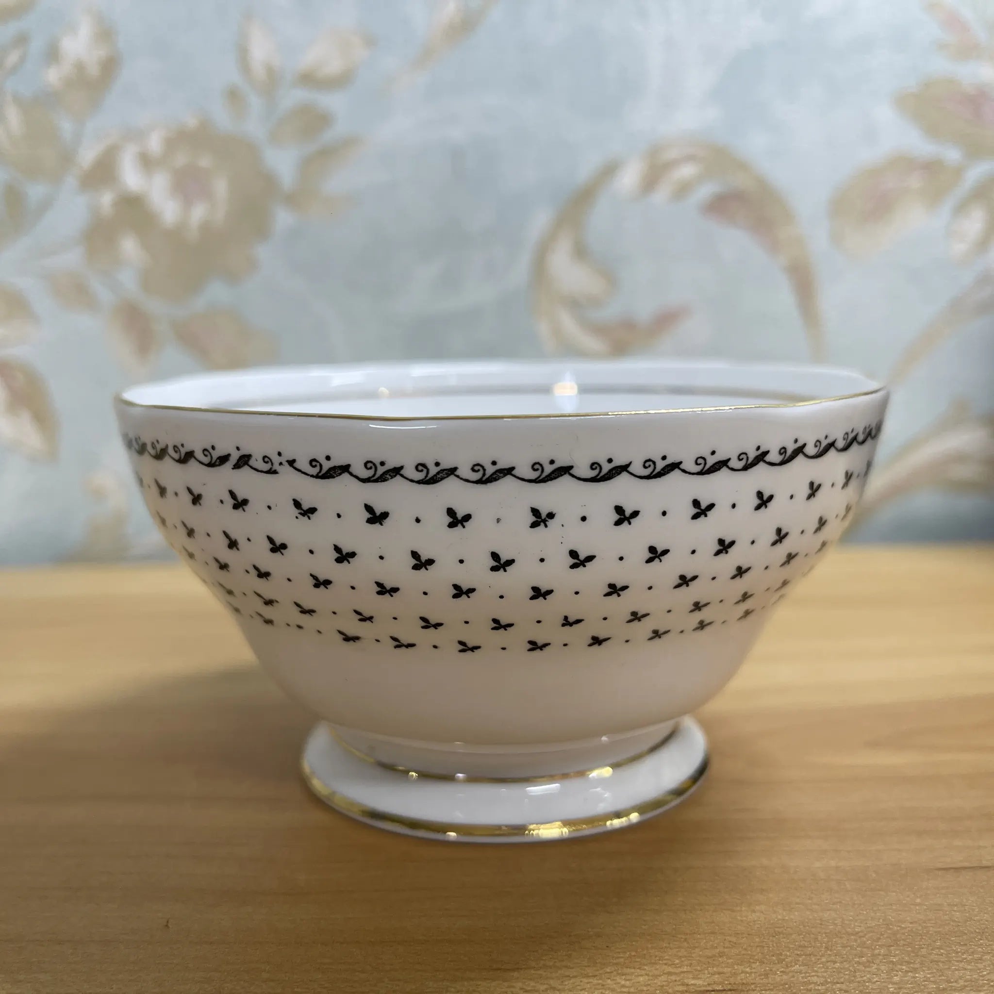 【ビンテージ】 カフェオレボウル / Queen Anne / Georgian / 推定20C中期 / Fine Bone China / イギリス