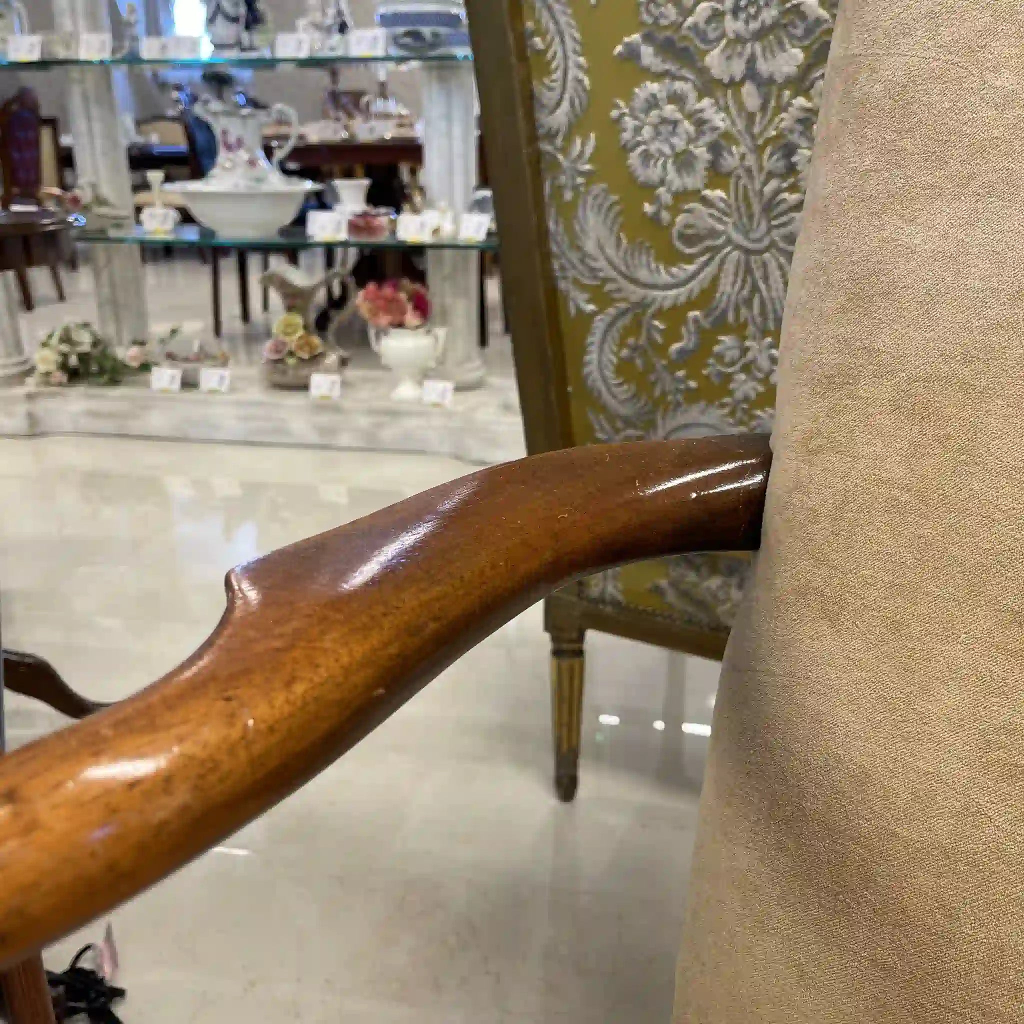 【アンティーク】 アームチェア / ジョージアン様式 / 20世紀後半（推定） / ベロアビーチ材 / イギリス / イギリス直輸入