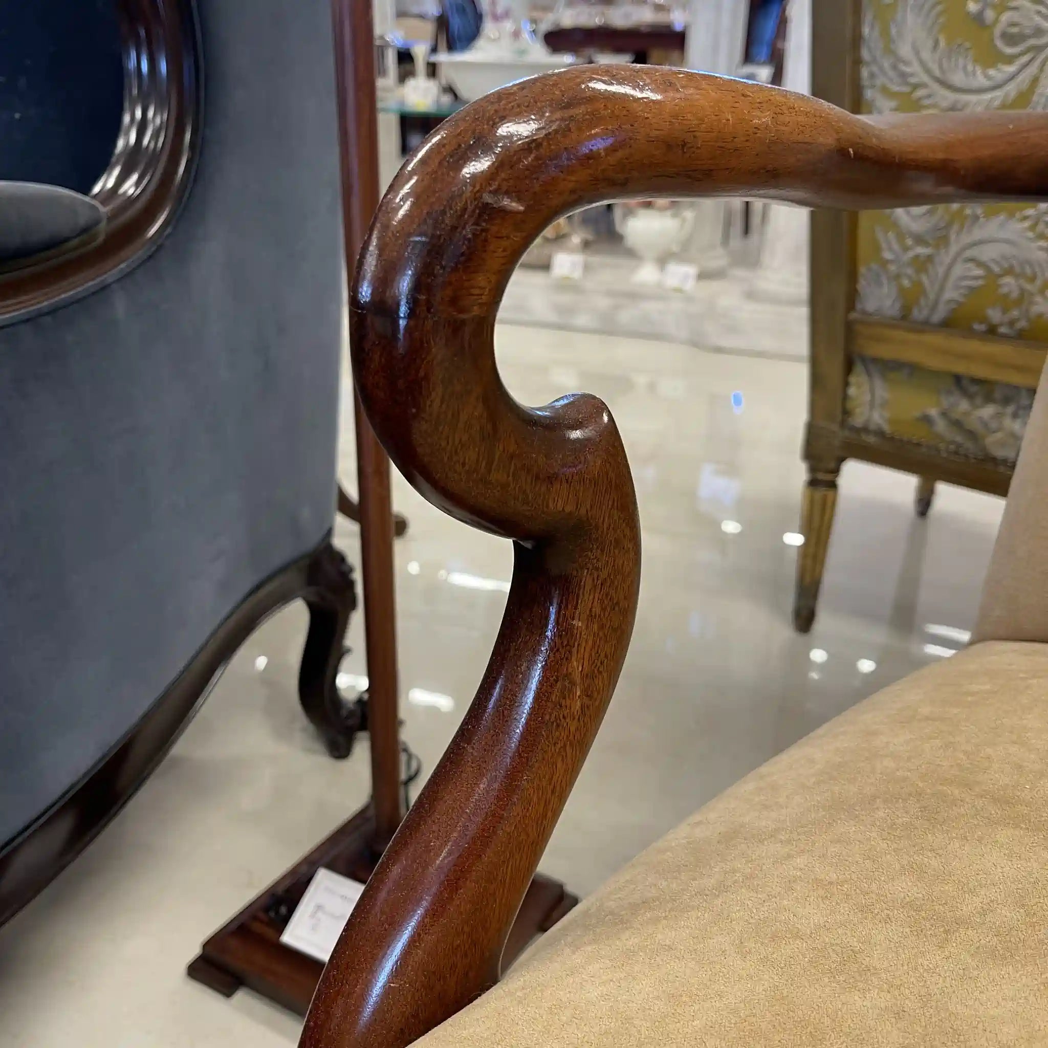 【アンティーク】 アームチェア / ジョージアン様式 / 20世紀後半（推定） / ベロアビーチ材 / イギリス / イギリス直輸入