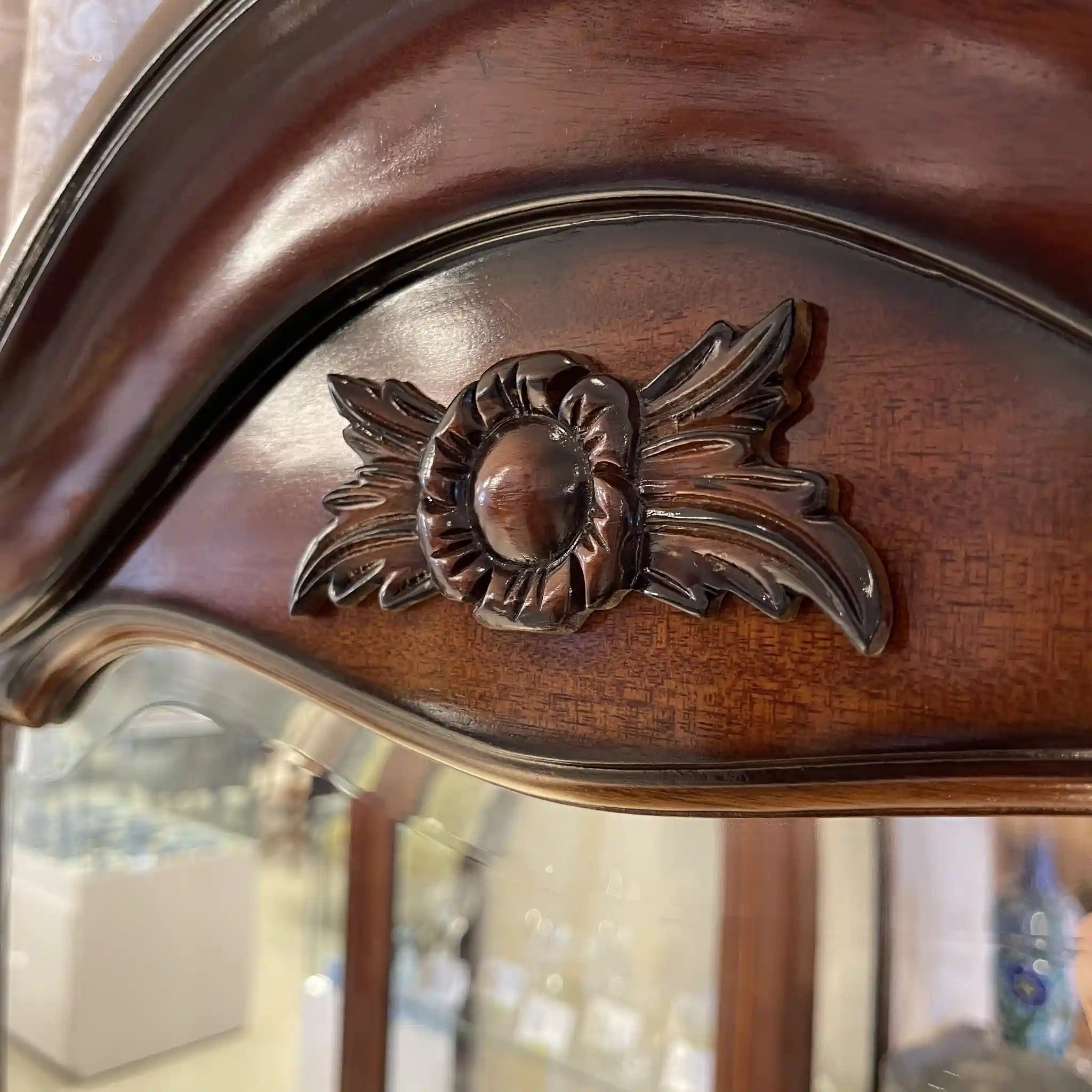 [古董] 仿古風格梳妝台套裝 /
 / 義大利 / 三面鏡（附椅子）