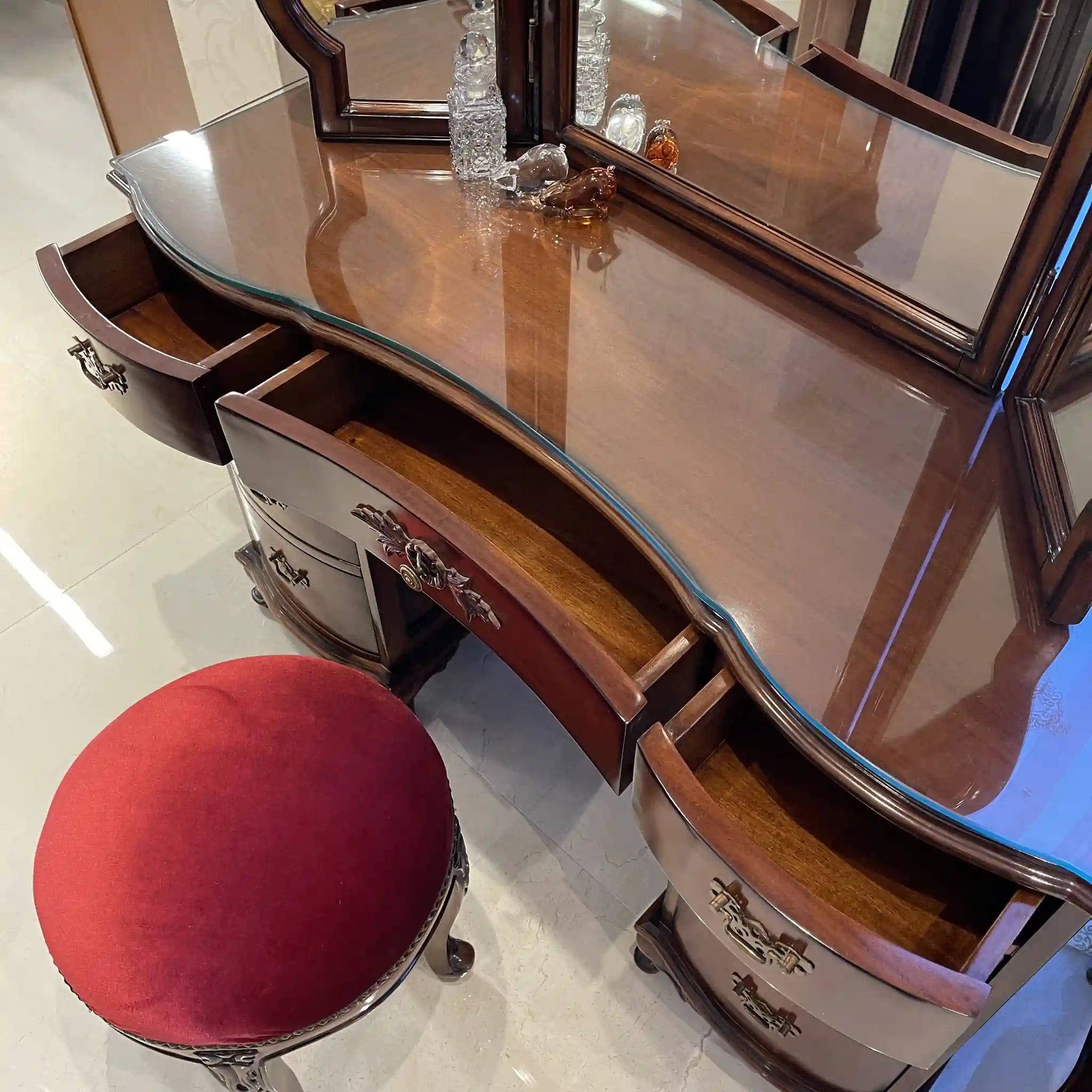 [古董] 仿古風格梳妝台套裝 /
 / 義大利 / 三面鏡（附椅子）