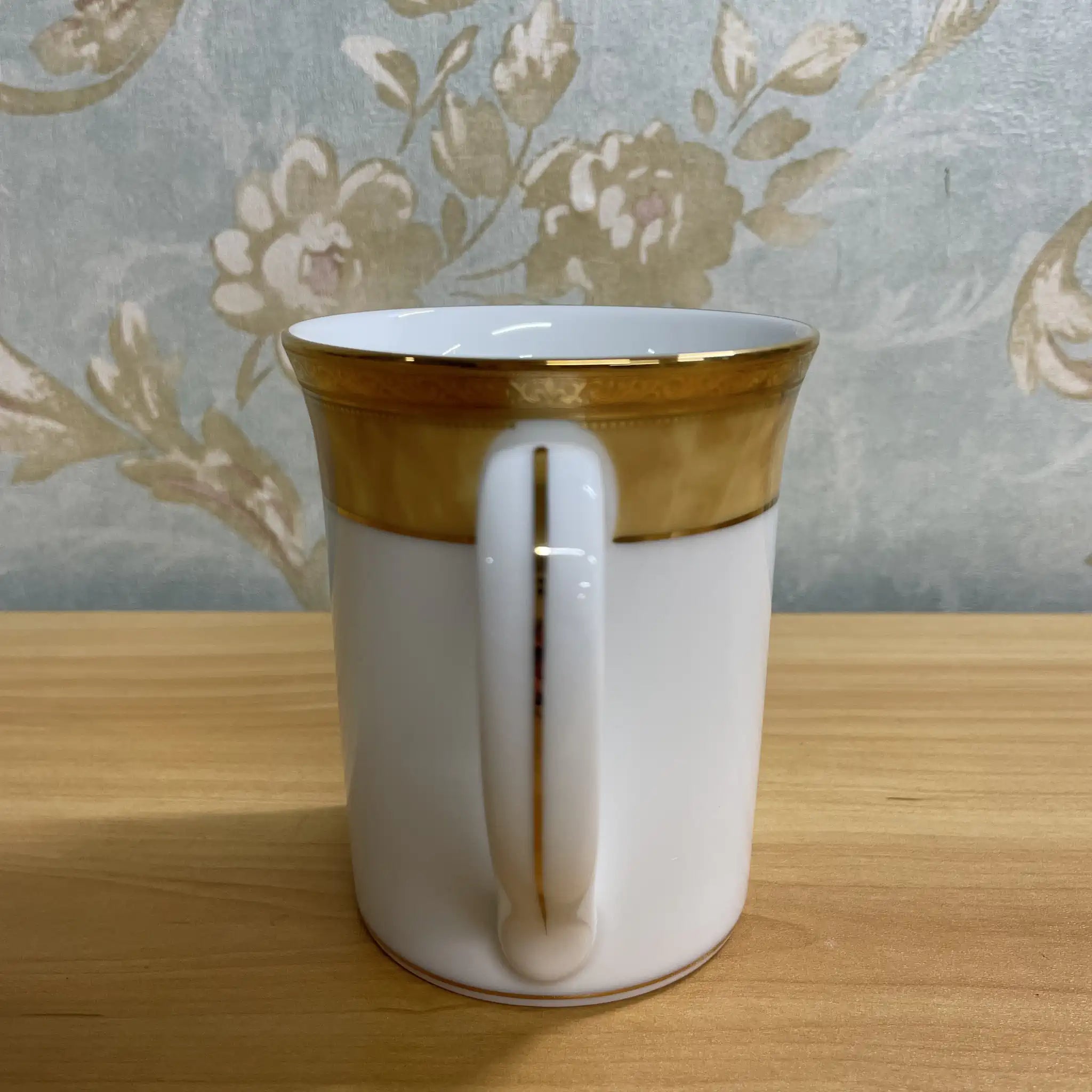 【リユース】 マグカップ / Noritake (ノリタケ) / 1980-2000s / 磁器 / 日本 / 金彩, 唐草