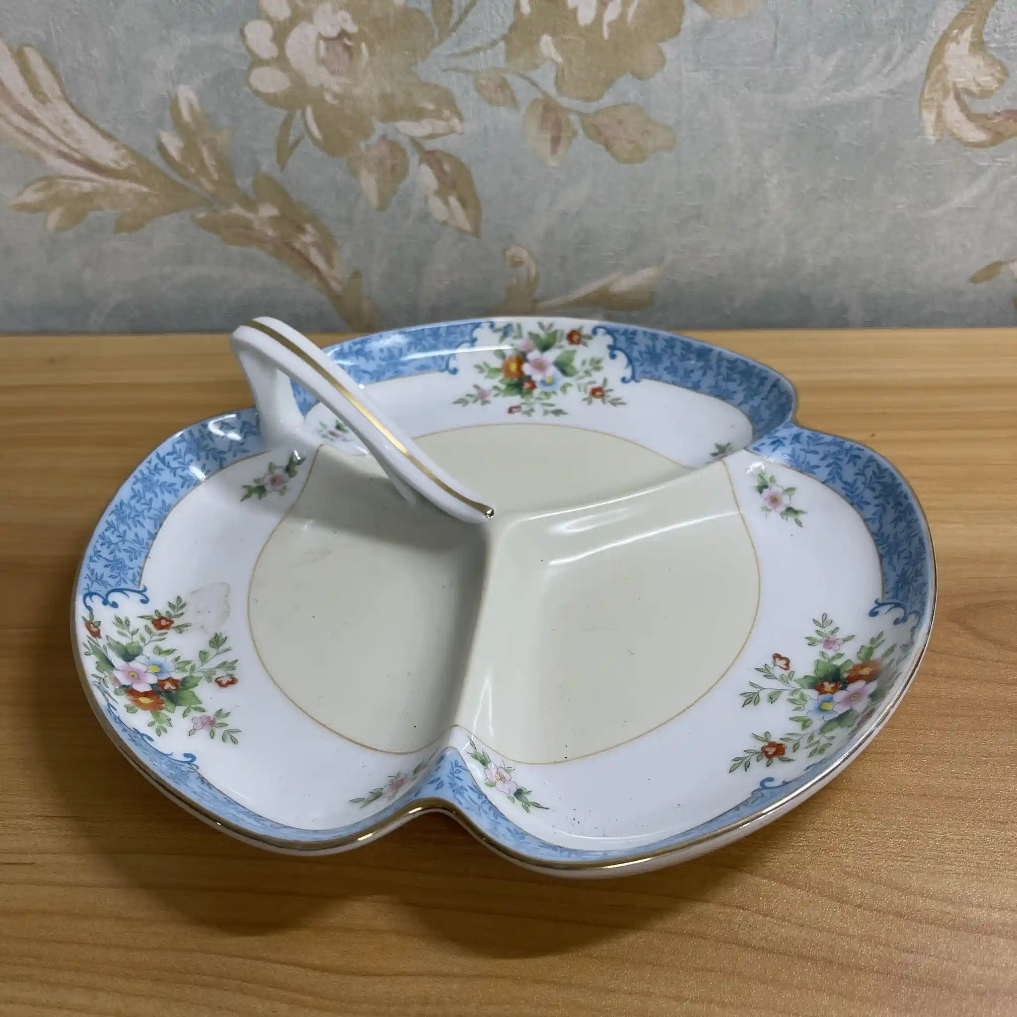 【ビンテージ】 サービングトレー / Noritake / 推定20C中期 / 磁器 / 日本 / 持ち手付, 仕切りあり