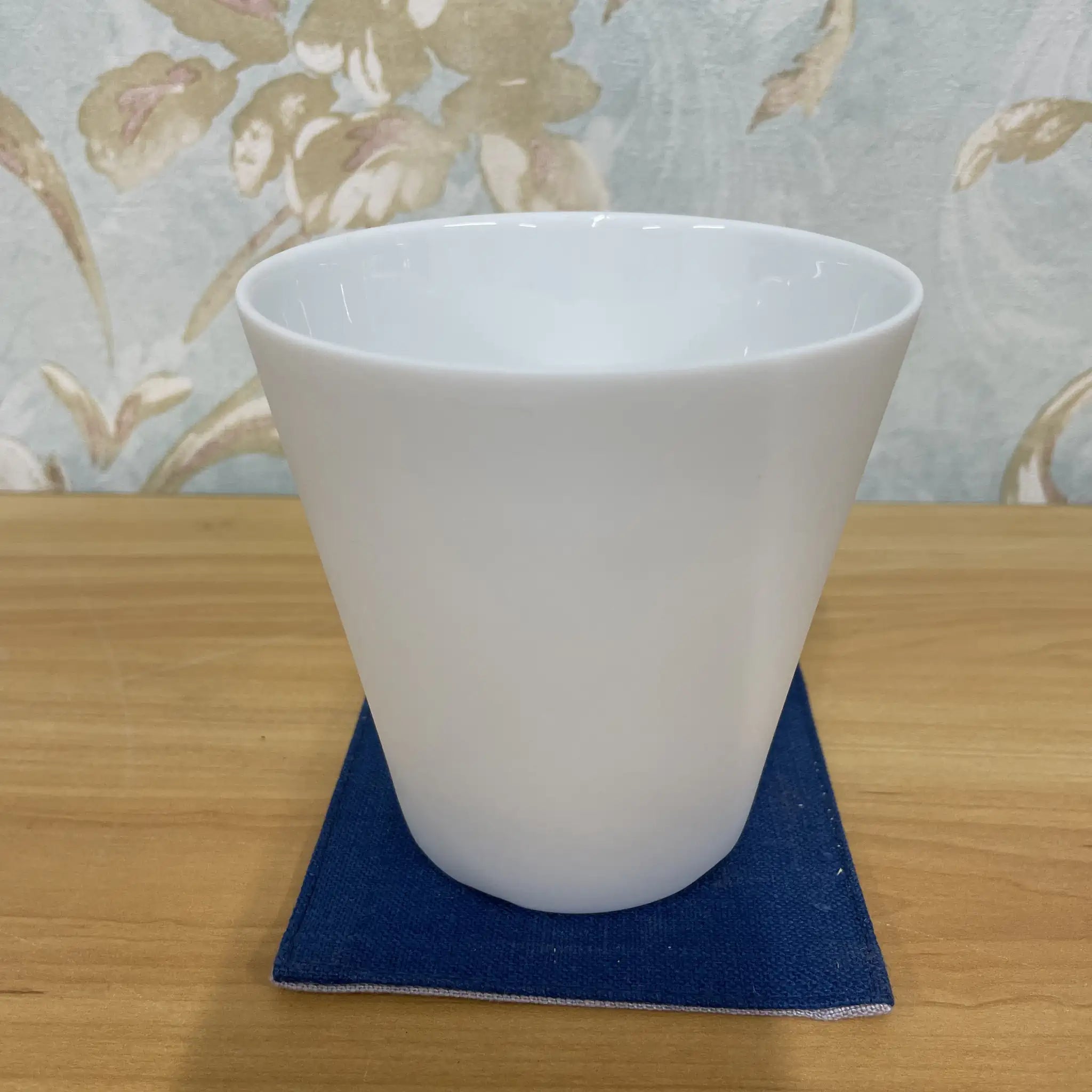 【リユース】 カップ / WDH / 磁器 / 日本 / 箱あり, エンボス, 梅