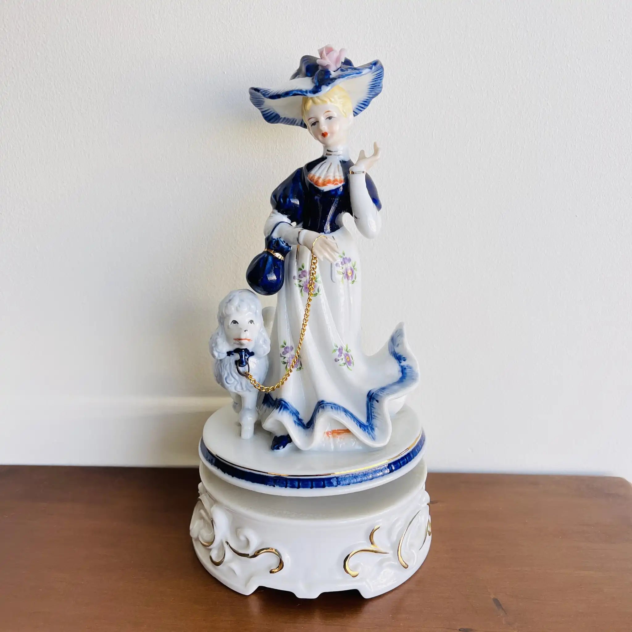 【リユース】 フィギュリンオルゴール人形 / ドマン（Demain） / コバルト人形シリーズ / 1980年頃 / 陶器 / イタリア / 補修あり