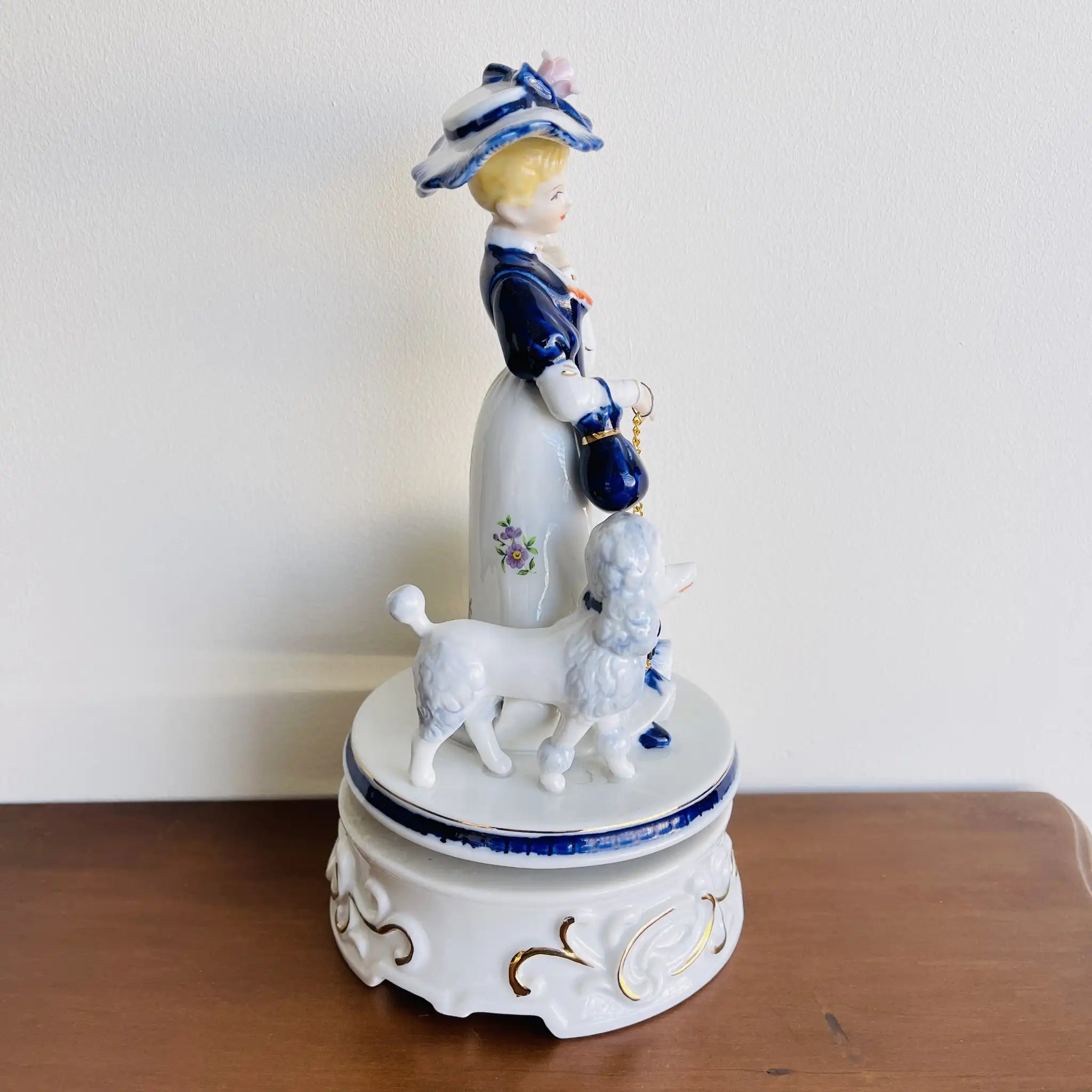 【リユース】 フィギュリンオルゴール人形 / ドマン（Demain） / コバルト人形シリーズ / 1980年頃 / 陶器 / イタリア / 補修あり