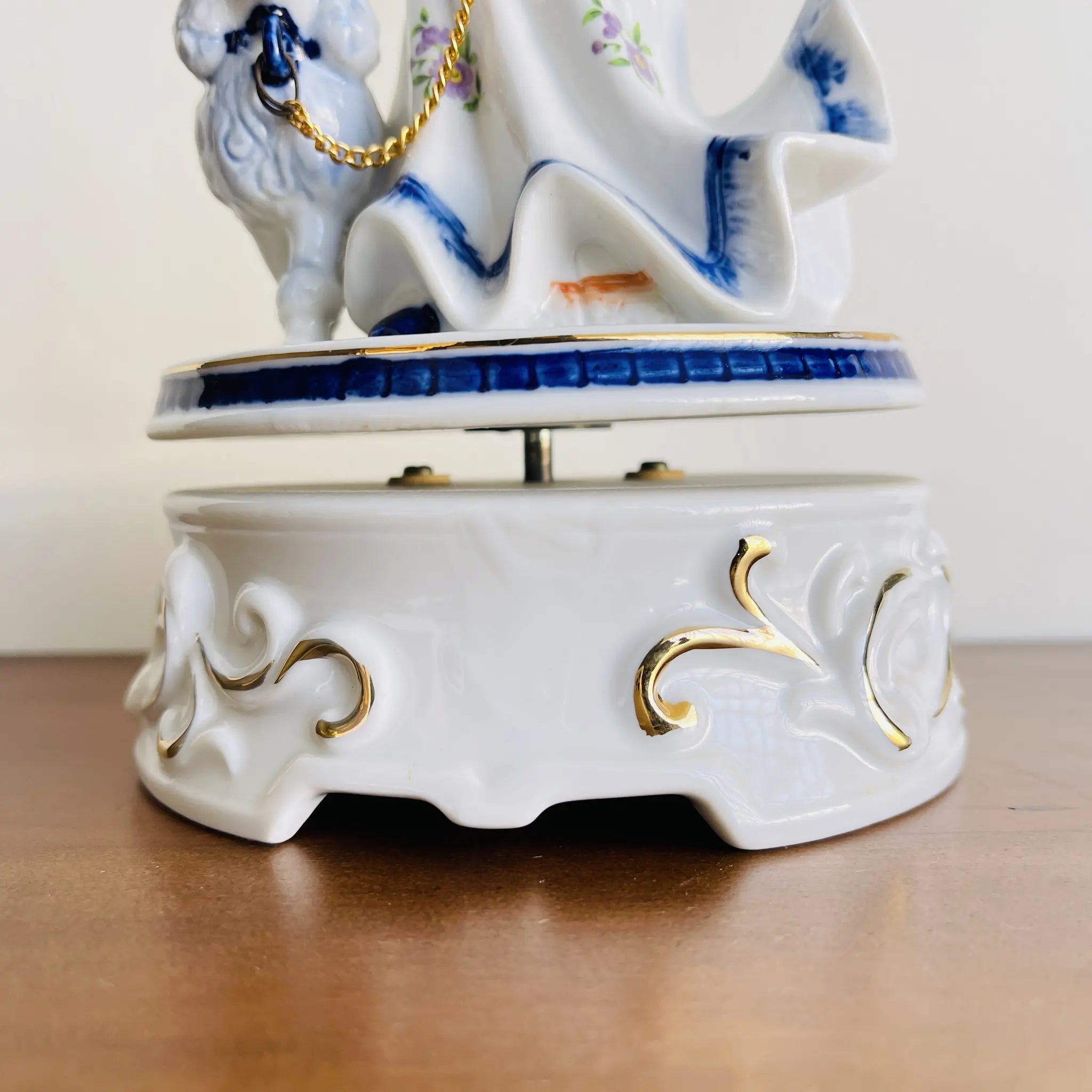 【リユース】 フィギュリンオルゴール人形 / ドマン（Demain） / コバルト人形シリーズ / 1980年頃 / 陶器 / イタリア / 補修あり