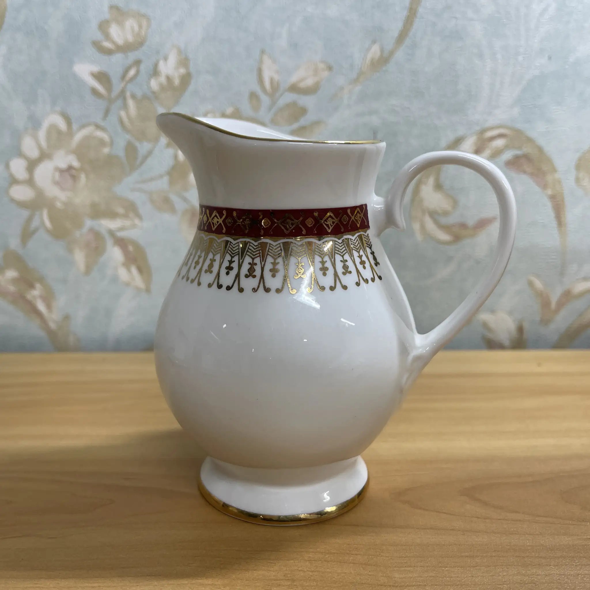 【ビンテージ】 クリーマー / Royal Grafton / Majestic / 推定20C中期 / Fine Bone China / イギリス / 金彩