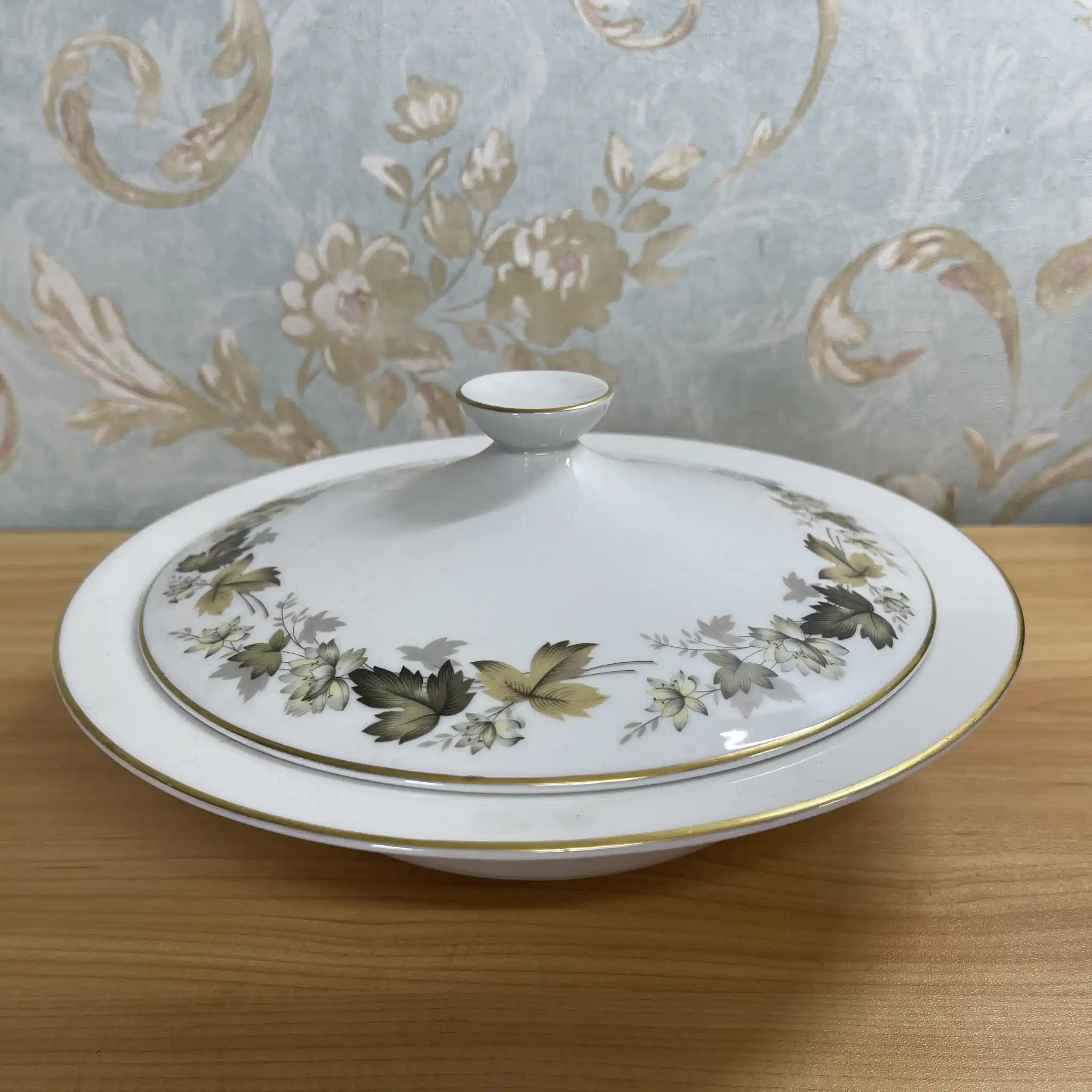 【ビンテージ】 スープチュリーン / Royal Doulton / Larchmont / 推定20C中後期 / 磁器 / イギリス / 金彩