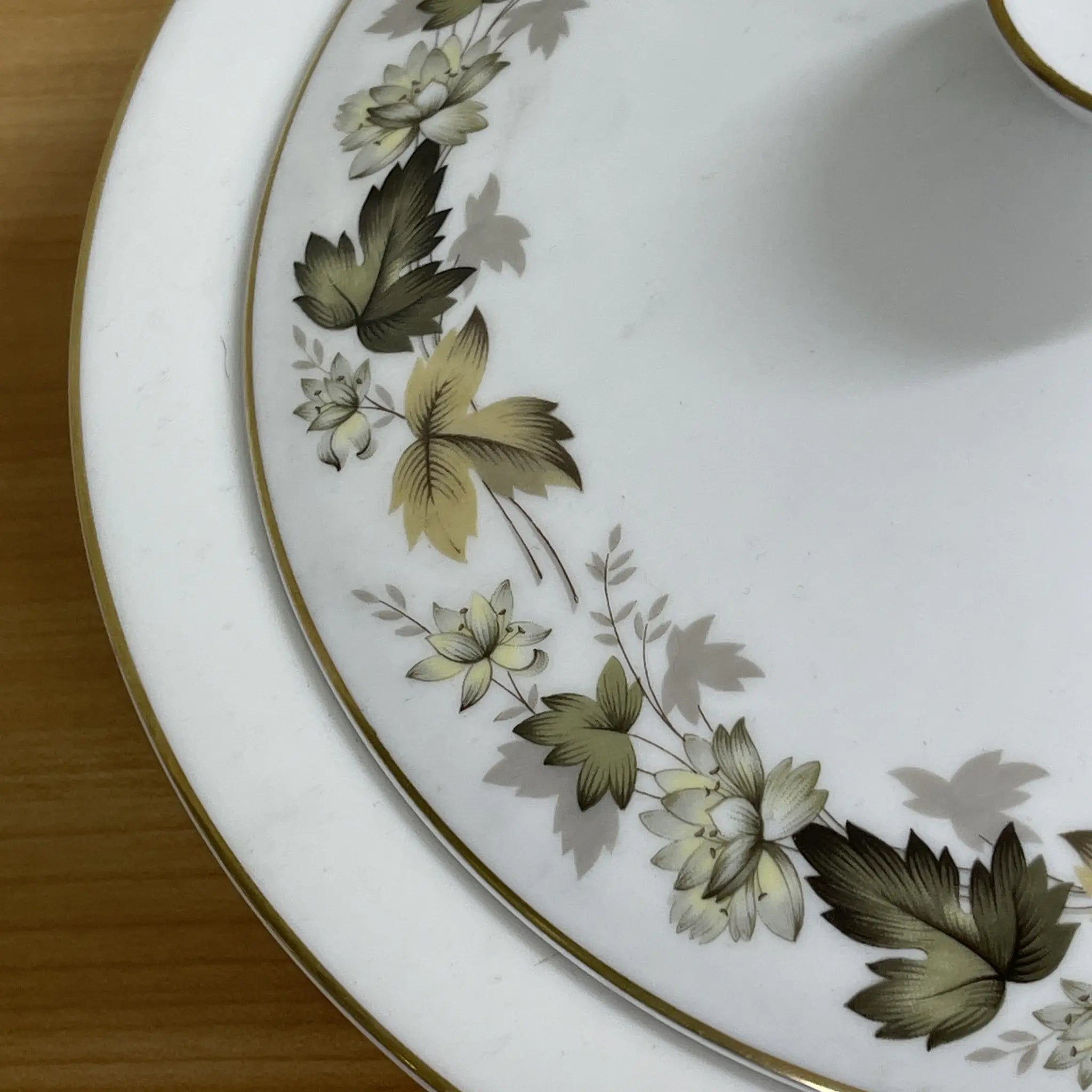 【复古】汤曲林/ Royal Doulton / Larchmont /估计20c中后期/瓷器/英国/金彩