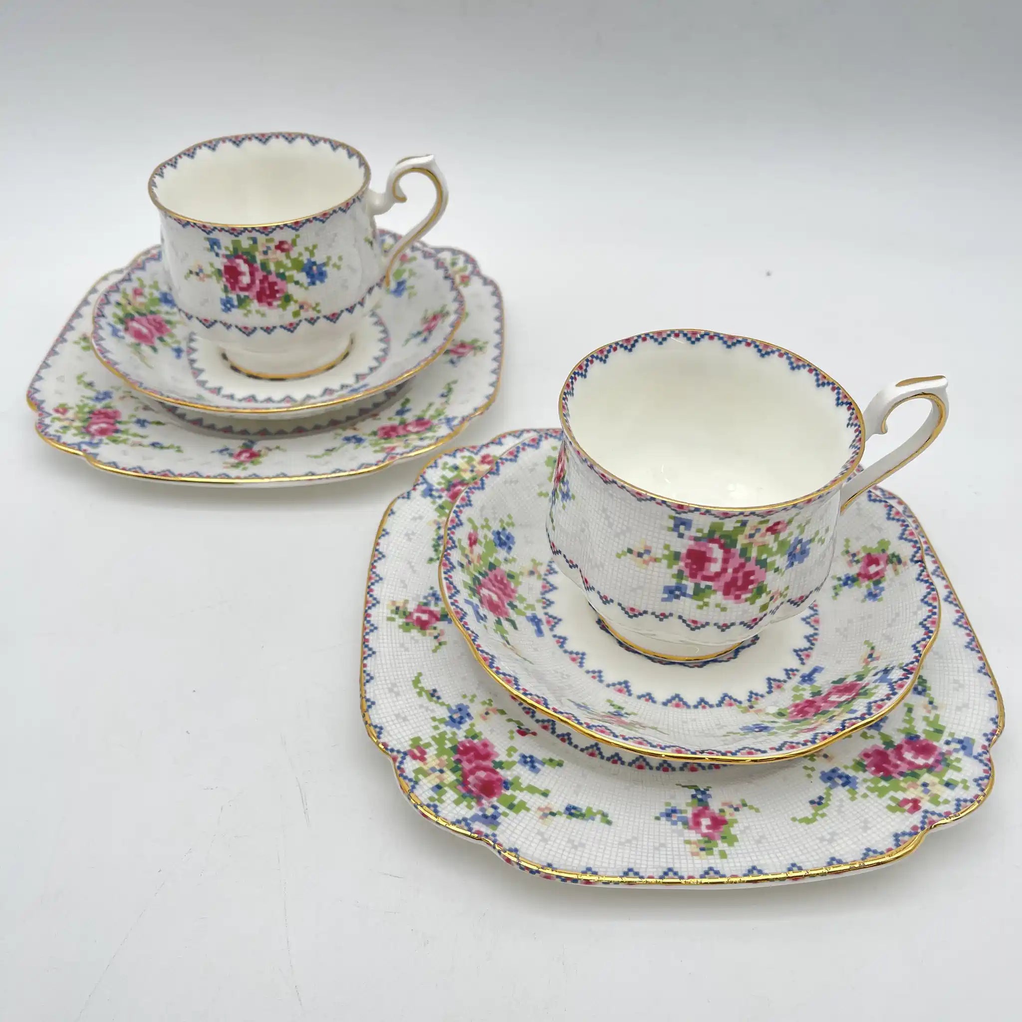 [Vintage] Trio (tea cup & saucer + dessert plate) 2P / Royal Albert / Petit Point / Estimated 1930-70s / Bone China / England / Petit Point style