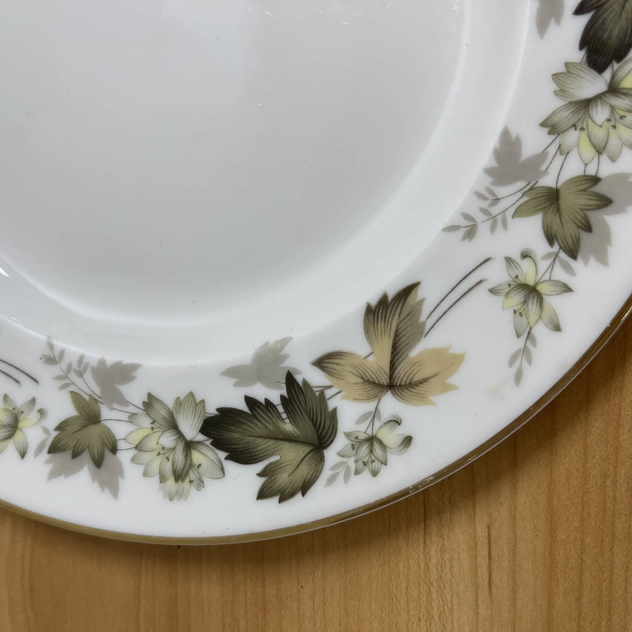 【复古】甜点盘（中盘）/ Royal Doulton / Larchmont /估计20c中后期/瓷器/英国/金彩
