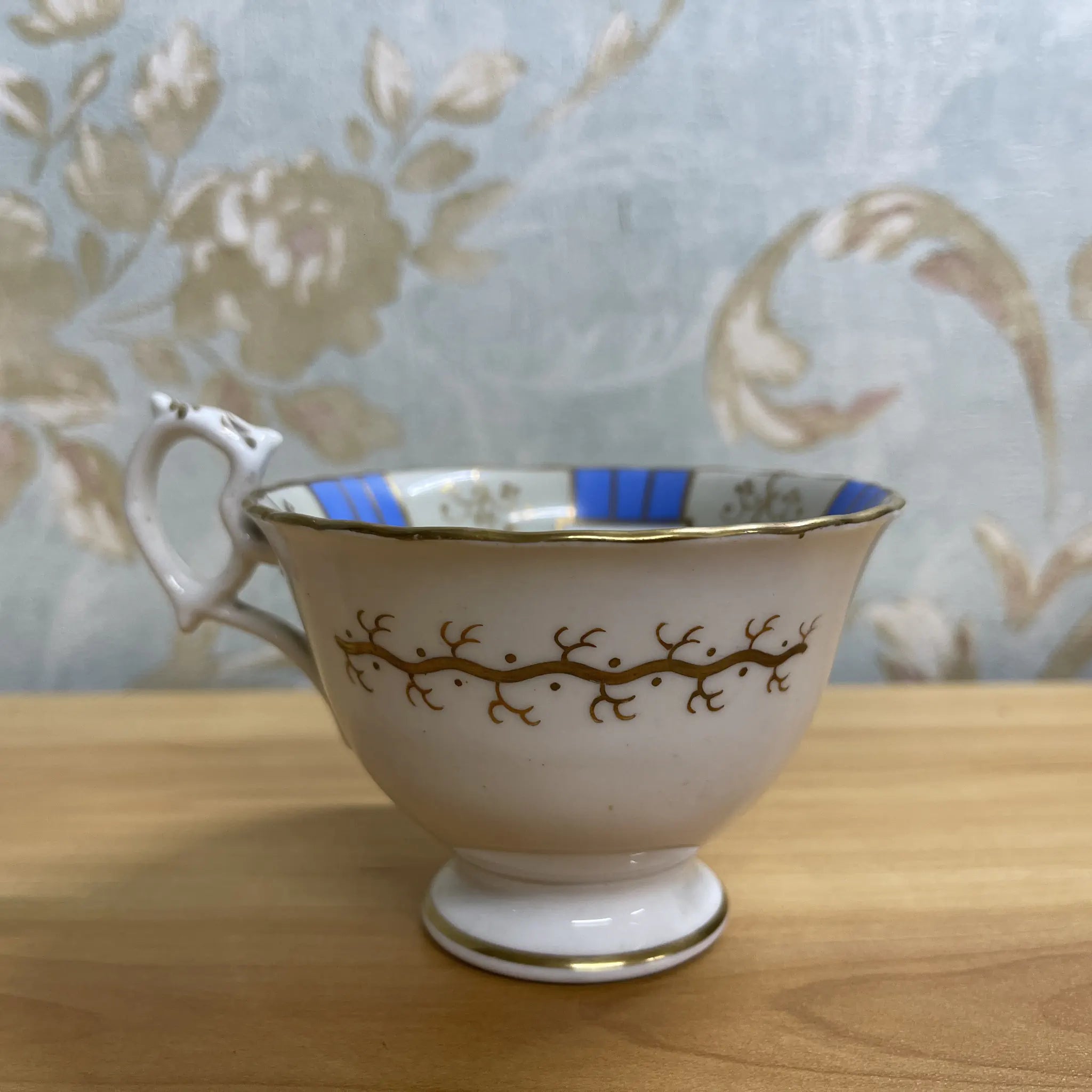 [Antique] Cup and saucer 2P / Estimated late 19C / Ceramic / Gold-colored