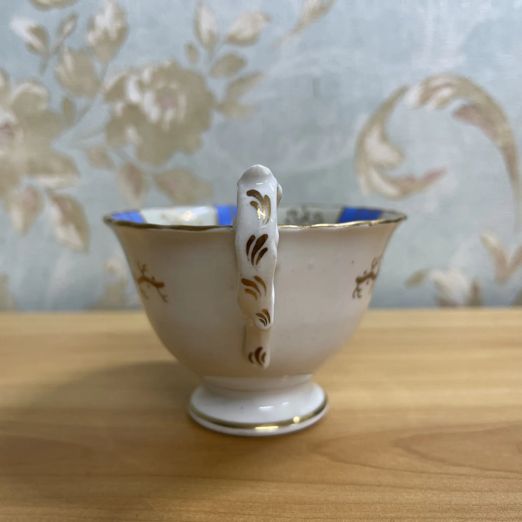 [Antique] Cup and saucer 2P / Estimated late 19C / Ceramic / Gold-colored