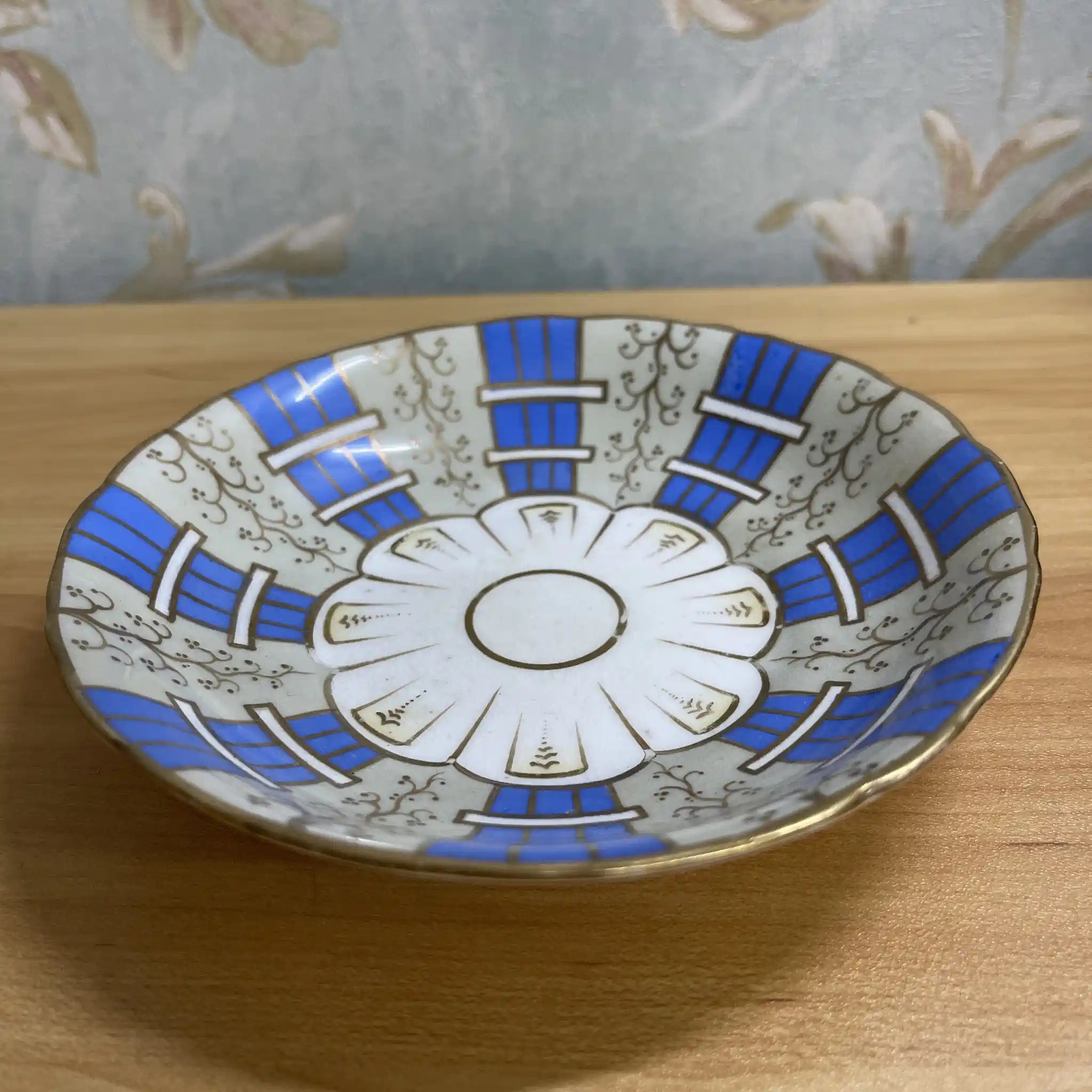 [Antique] Cup and saucer 2P / Estimated late 19C / Ceramic / Gold-colored