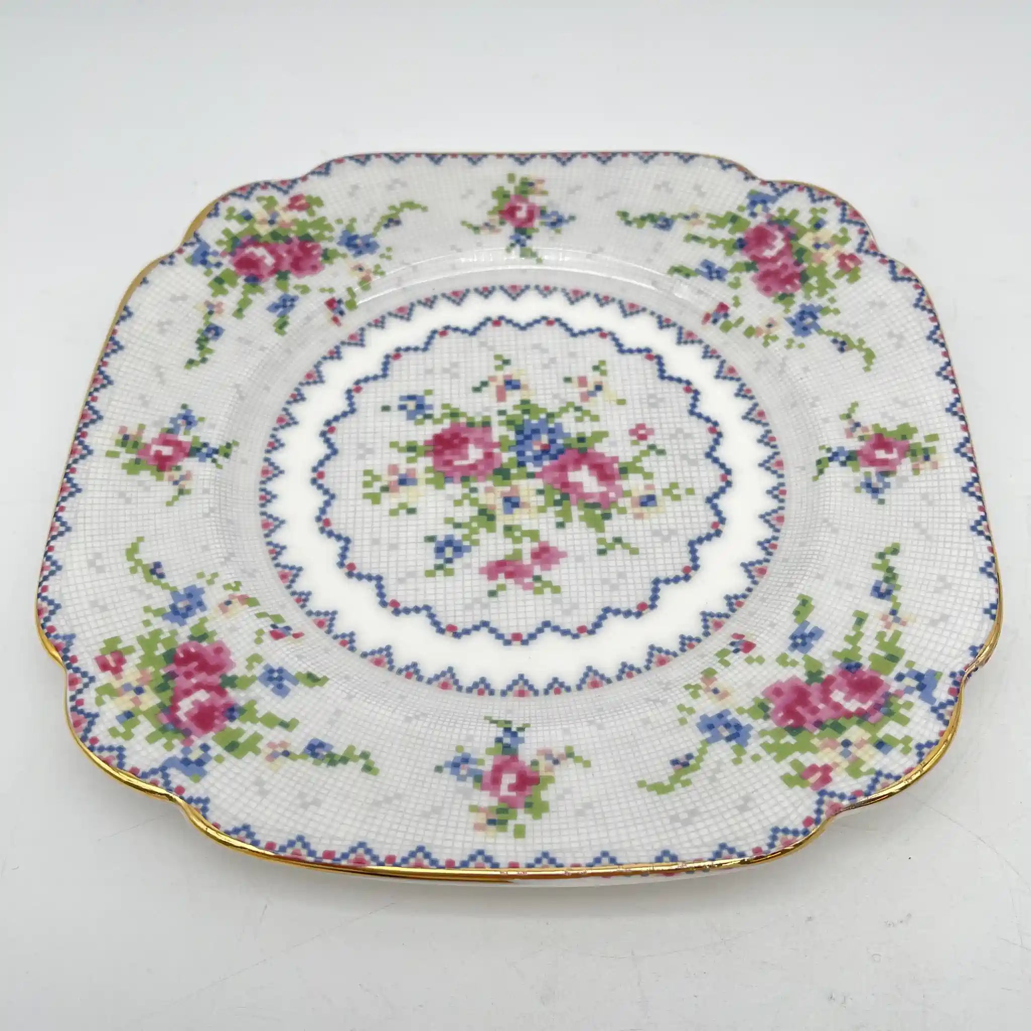 【复古】三重奏（茶杯&茶托+甜点盘）2p / Royal Albert / Petit Point /估计1930-70s / Bone China /英国 小波风