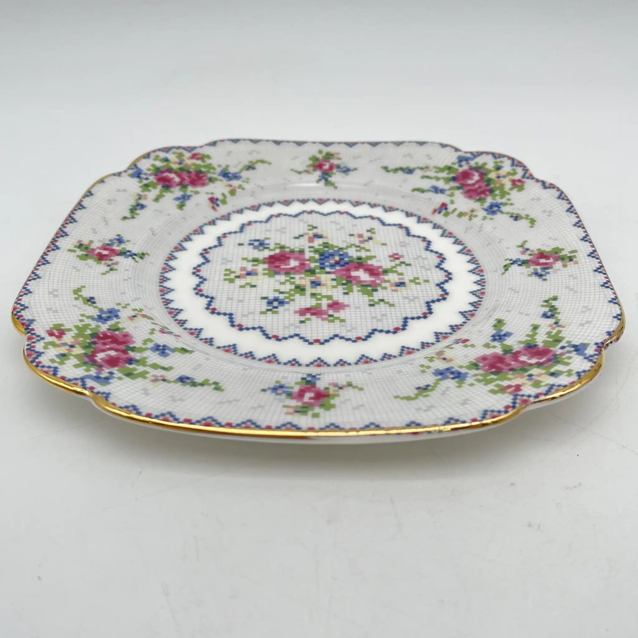 【复古】三重奏（茶杯&茶托+甜点盘）2p / Royal Albert / Petit Point /估计1930-70s / Bone China /英国 小波风