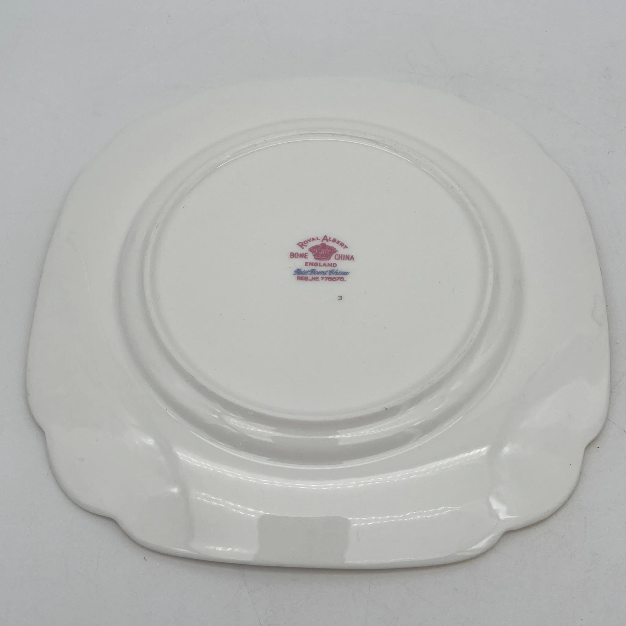 【复古】三重奏（茶杯&茶托+甜点盘）2p / Royal Albert / Petit Point /估计1930-70s / Bone China /英国 小波风