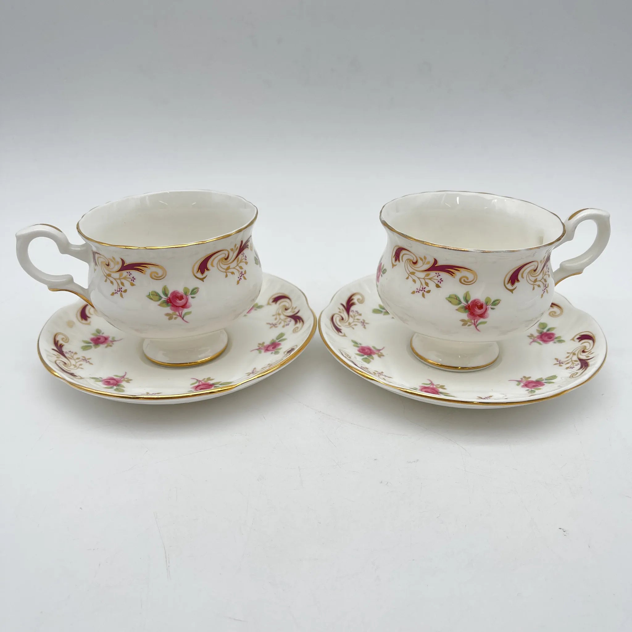 [Vintage] Tea cup and saucer 2P + spare saucer included / Crown Staffordshire / Estimated 1930-50s / Fine Bone China / England / Rose, scroll