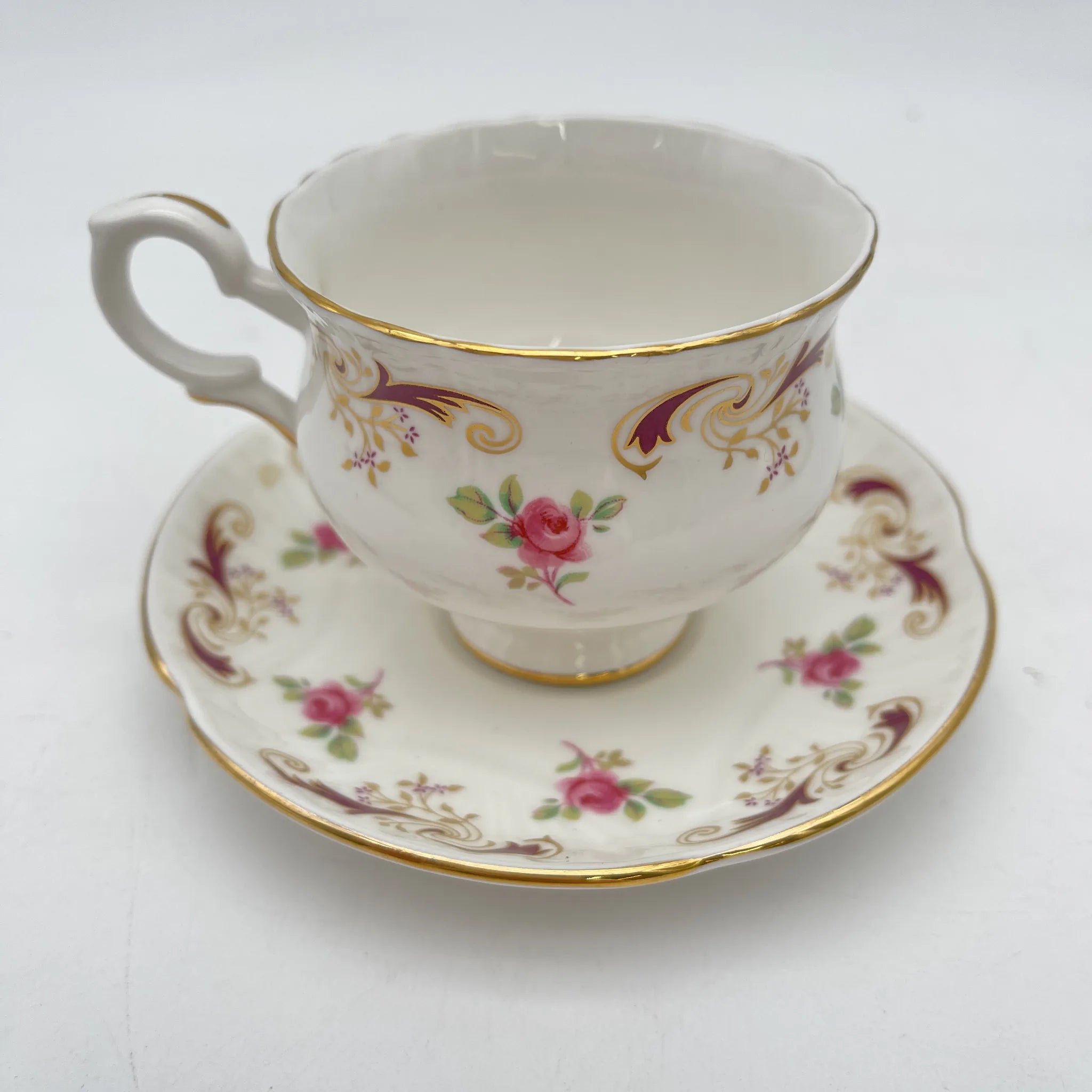 [Vintage] Tea cup and saucer 2P + spare saucer included / Crown Staffordshire / Estimated 1930-50s / Fine Bone China / England / Rose, scroll