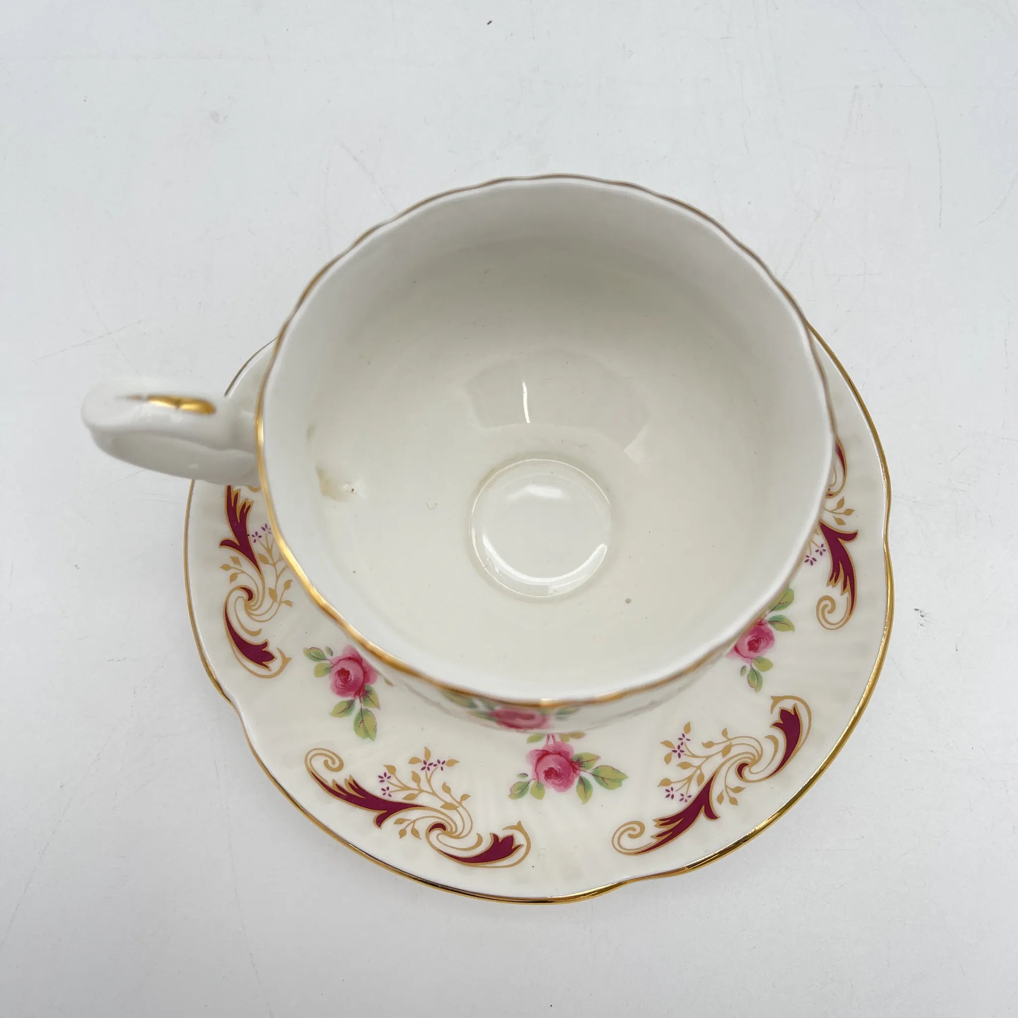 [Vintage] Tea cup and saucer 2P + spare saucer included / Crown Staffordshire / Estimated 1930-50s / Fine Bone China / England / Rose, scroll