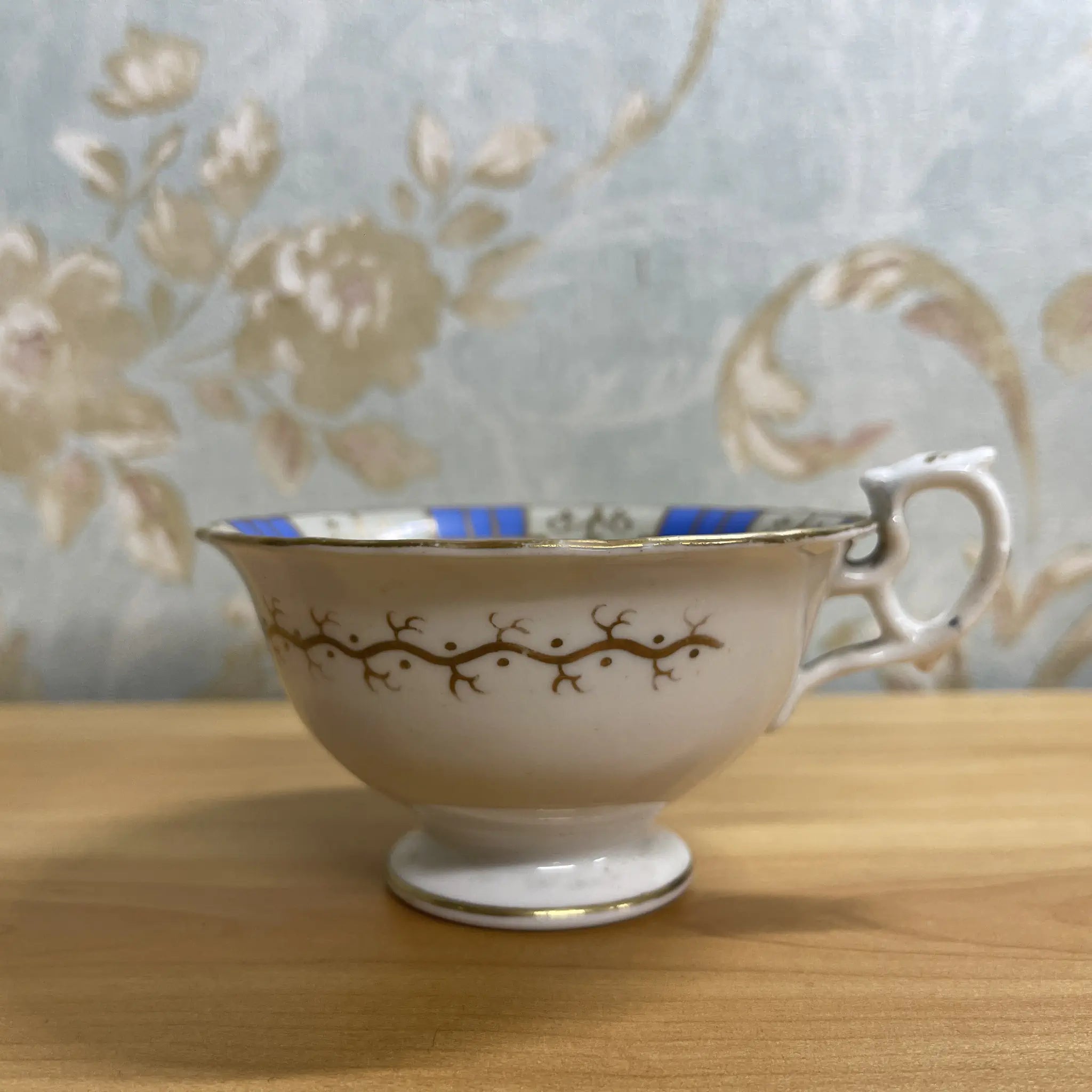 [Antique] Cup & saucer + cup / Estimated late 19C / Ceramic / Gold-colored
