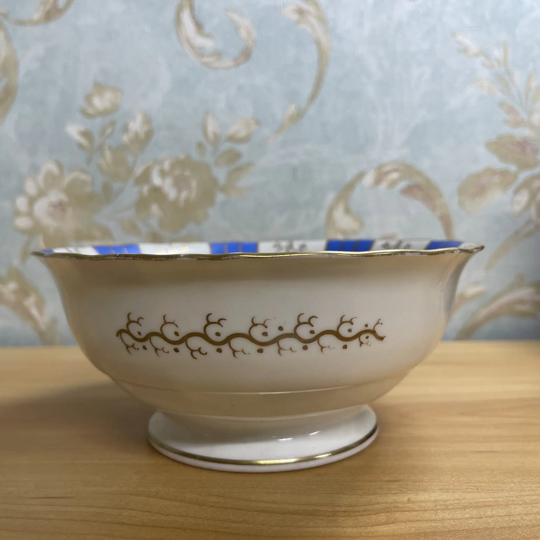 [Antique] Cereal bowl (medium bowl) / Estimated late 19C / Ceramic / Gold-colored