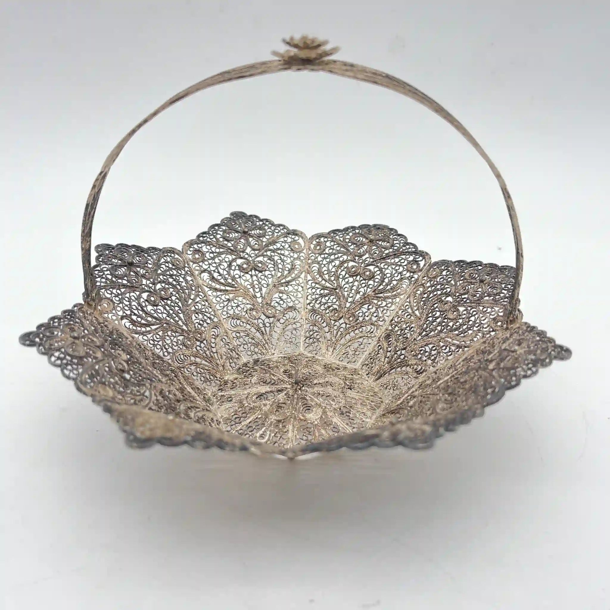 [Antique] Filigree basket / Estimated early 20C / Silver / Italy / Filigree (silver filigree)
