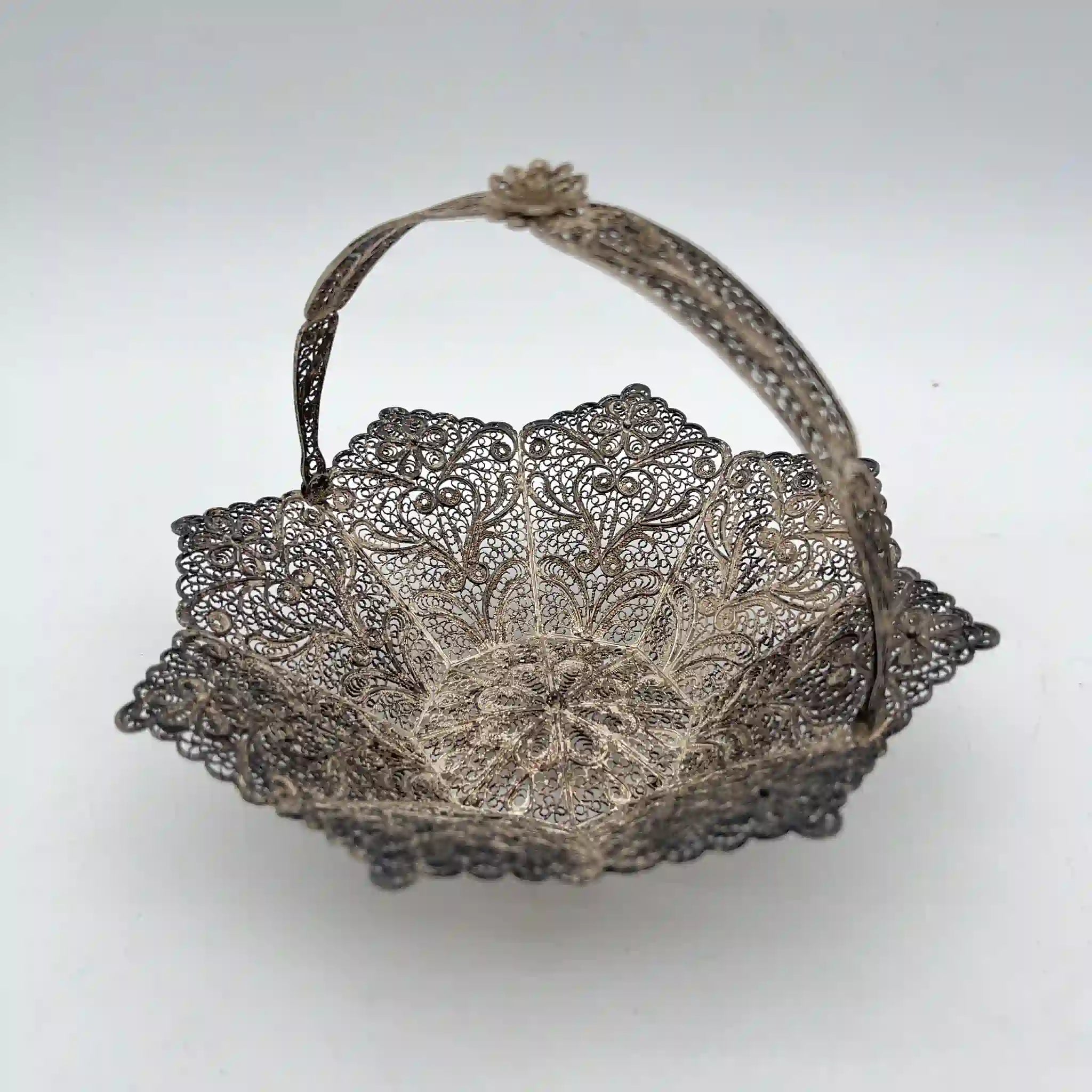 [Antique] Filigree basket / Estimated early 20C / Silver / Italy / Filigree (silver filigree)