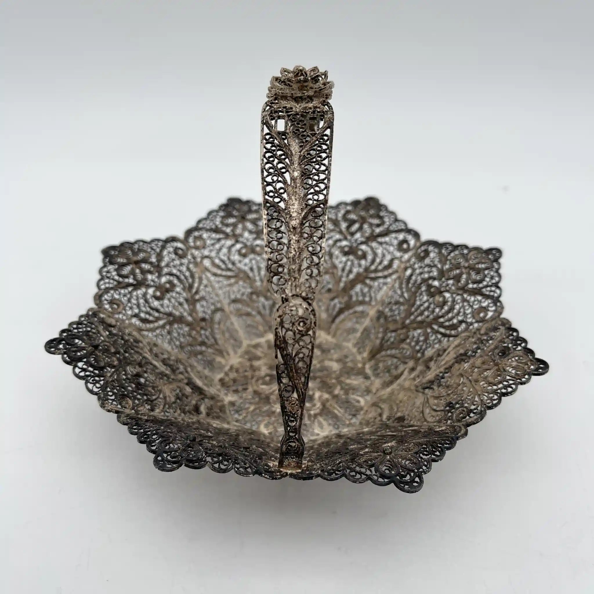 [Antique] Filigree basket / Estimated early 20C / Silver / Italy / Filigree (silver filigree)