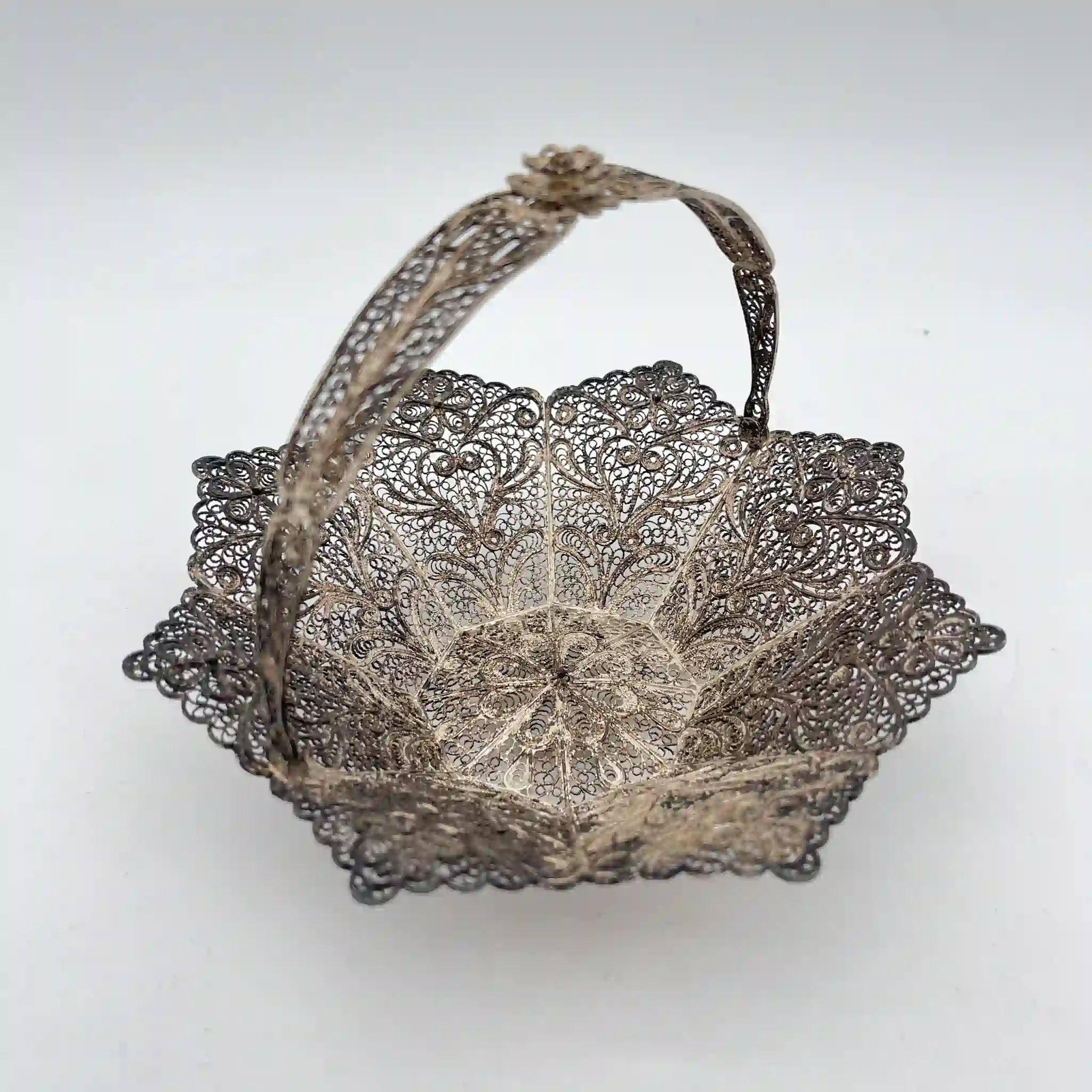 [Antique] Filigree basket / Estimated early 20C / Silver / Italy / Filigree (silver filigree)