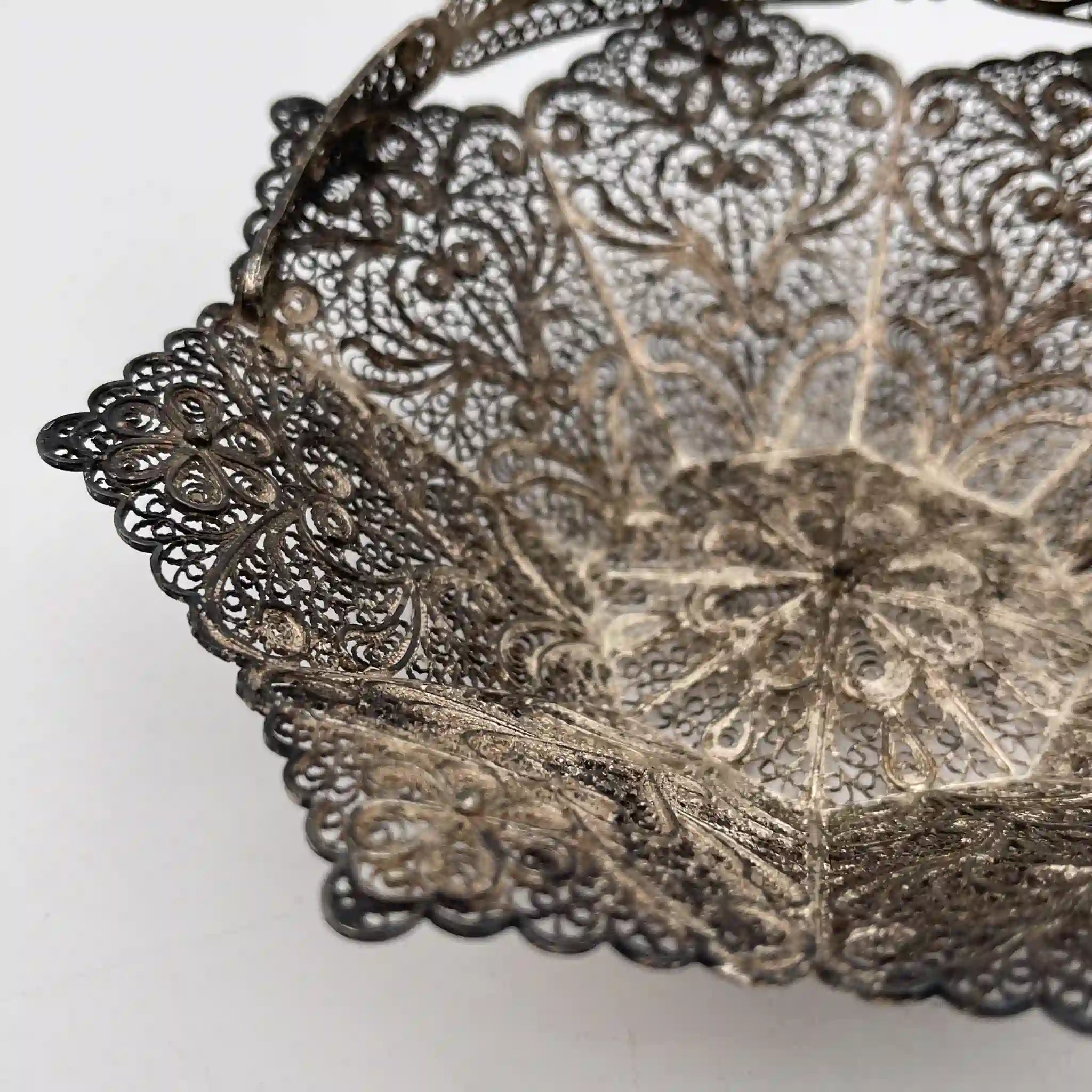 [Antique] Filigree basket / Estimated early 20C / Silver / Italy / Filigree (silver filigree)