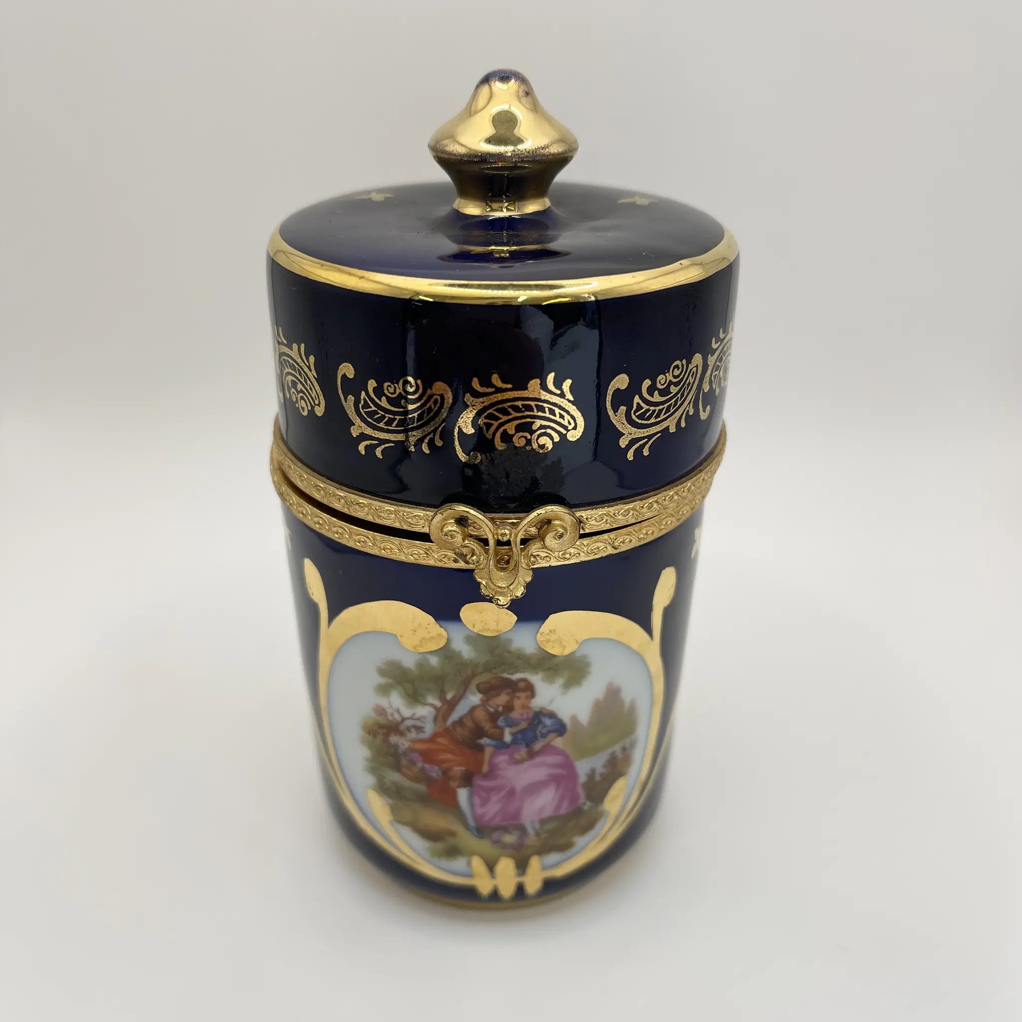 [Vintage] Round box (accessory case) / Limoges porcelain / Estimated 1970-80s / Porcelain / France / Fête Gallant, Gold