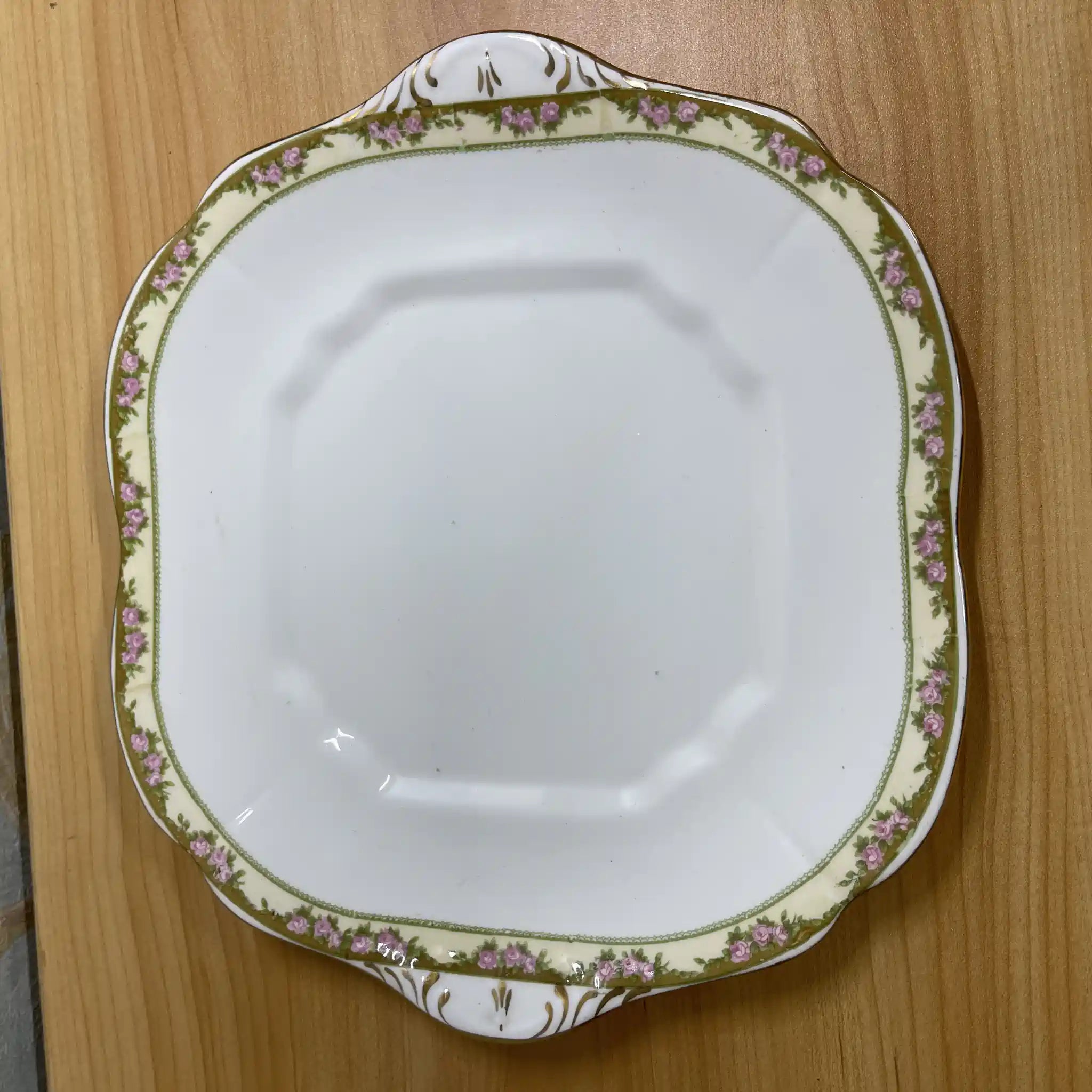 [Antique] Platter / E. Hughes / Paladin China / Estimated mid-20C / Porcelain / England / Rose